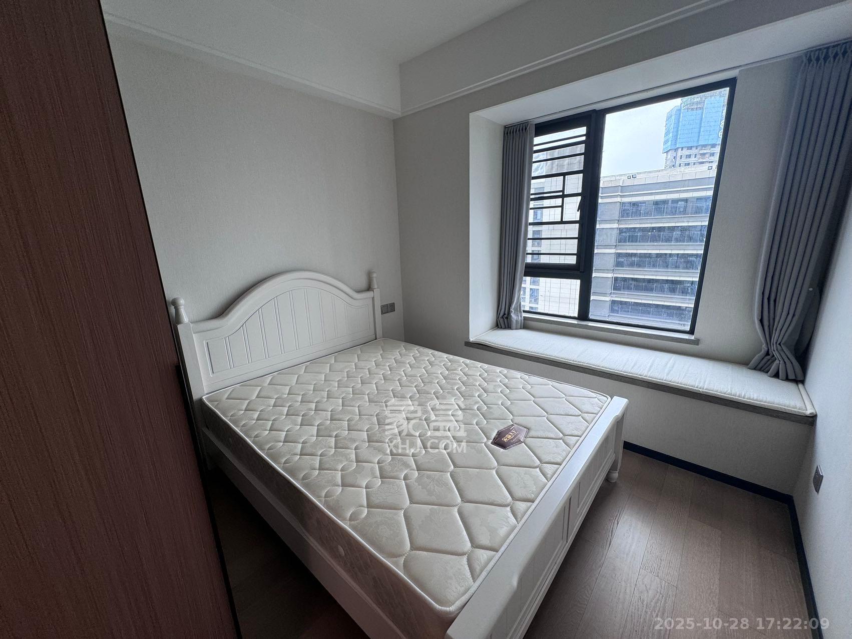 中海麓山境南区  3室2厅2卫    2800.0元/月 中海麓山境南区  3室2厅2卫    2800.0元/月室内图