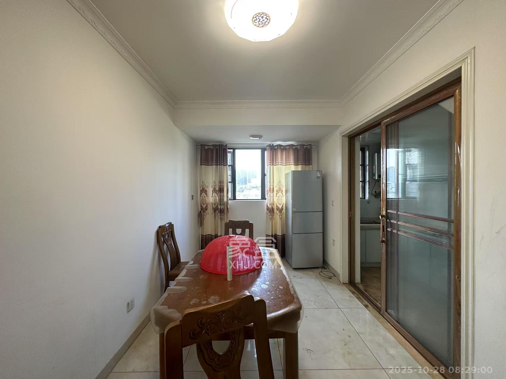 东岸梅园小区  3室2厅2卫    2300.0元/月室内图