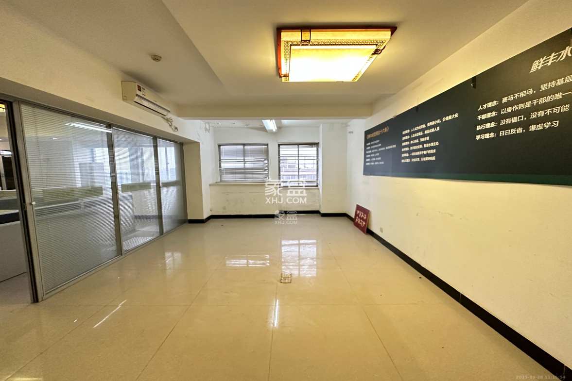 汇达国际公馆(汇达大厦) 3室2厅1卫 7000.0元/月 汇达国际公馆(汇达大厦) 3室2厅1卫 7000.0元/月室内图