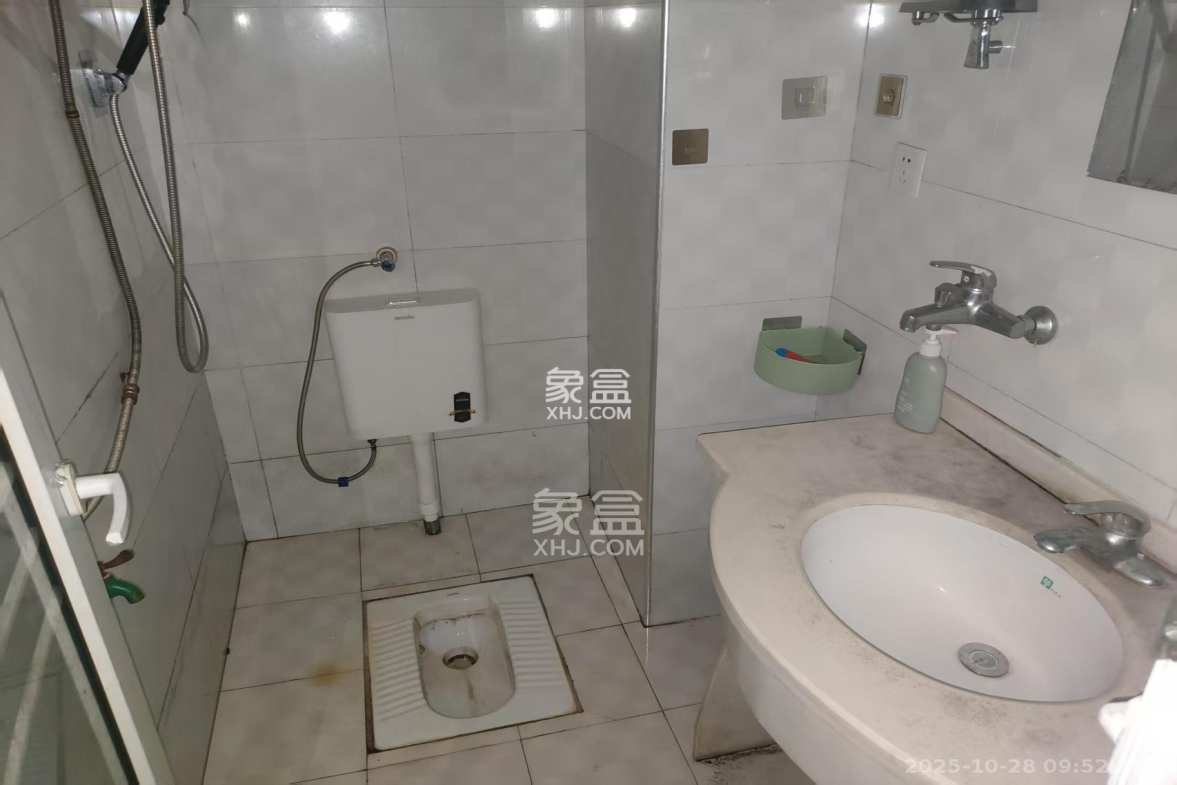 圆梦灰埠大市场  1室1厅1卫    1000.0元/月 圆梦灰埠大市场  1室1厅1卫    1000.0元/月室内图