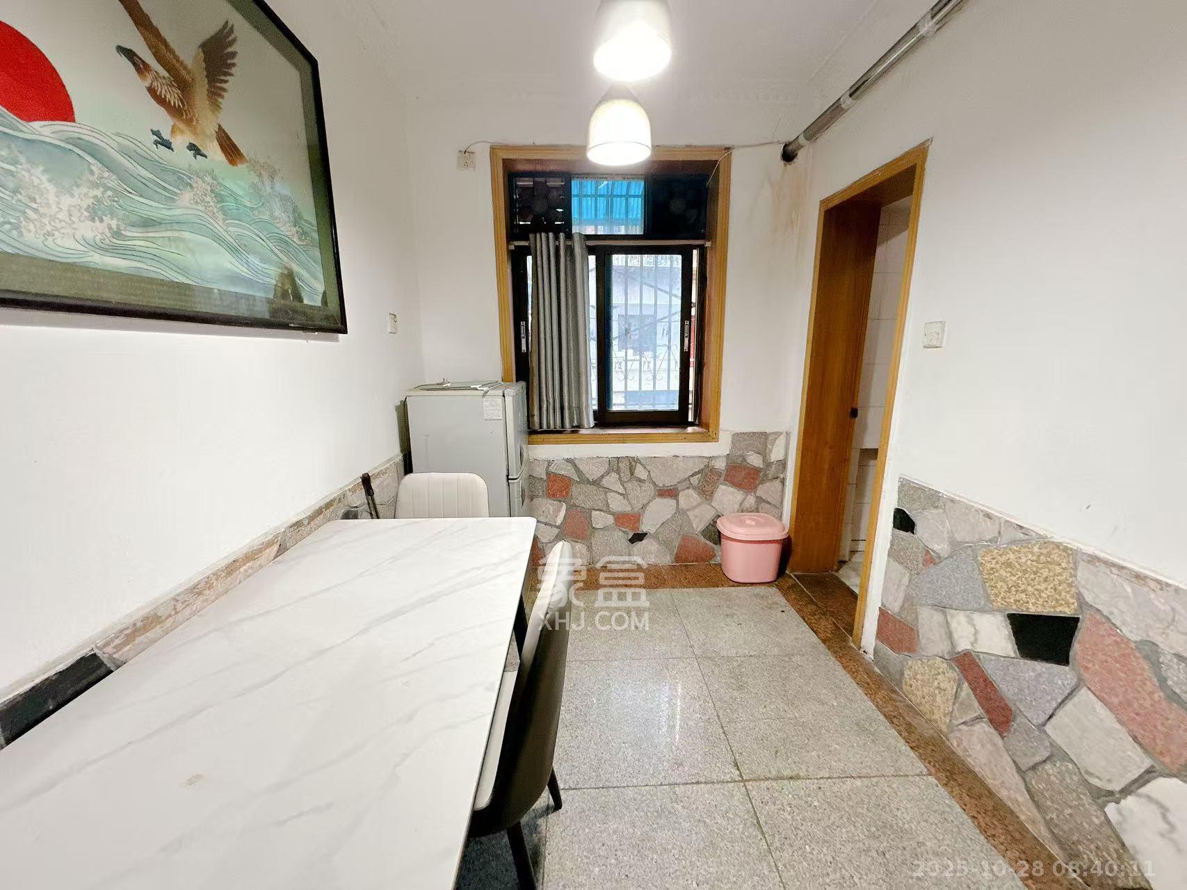 吉景小区 2室2厅1卫 1800.0元/月 吉景小区 2室2厅1卫 1800.0元/月室内图