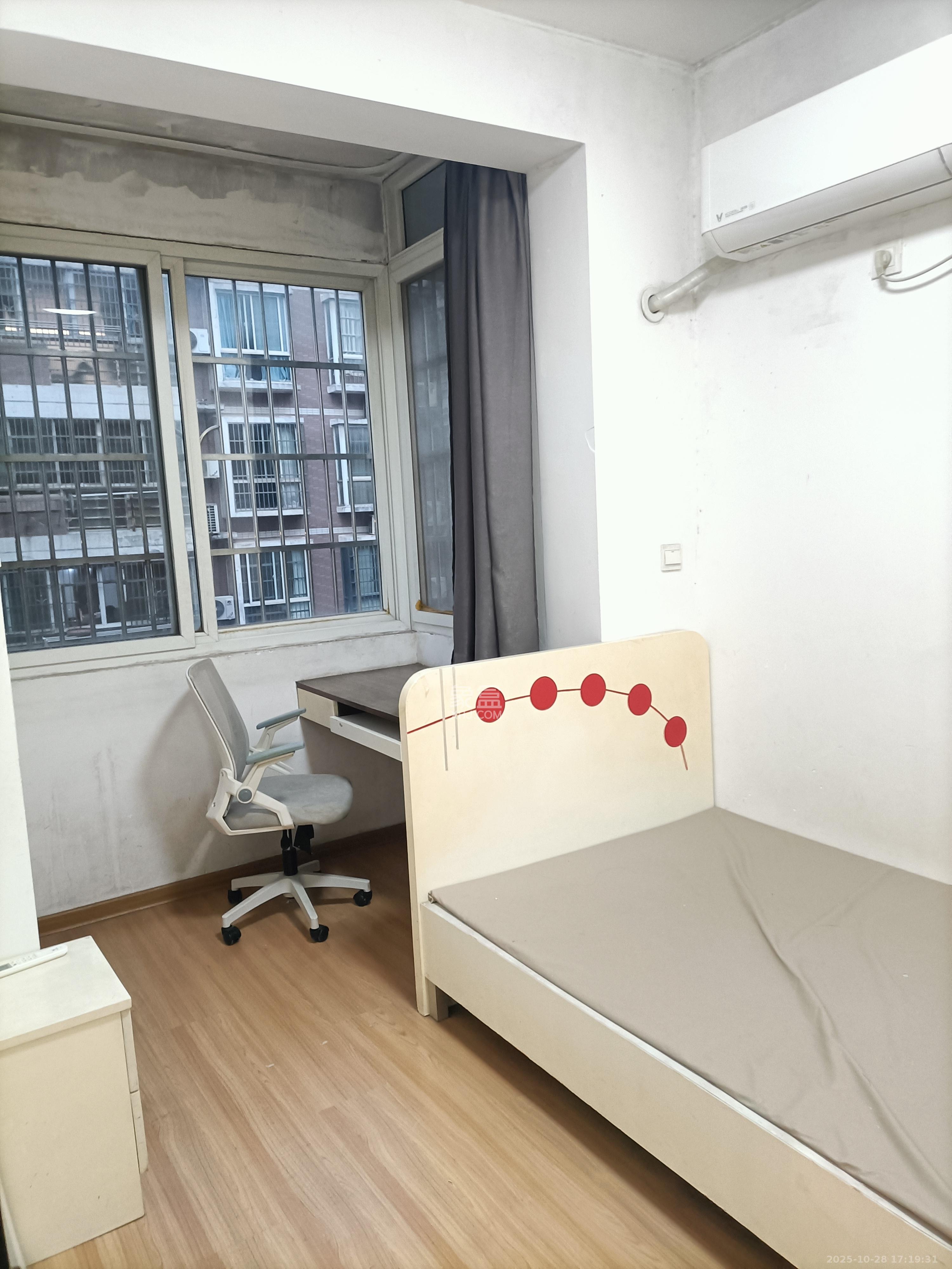 枫林绿洲  2室1厅1卫    2000.0元/月室内图