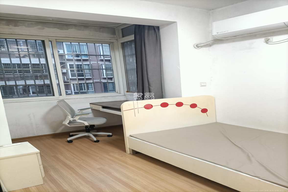 枫林绿洲 2室1厅1卫 2000.0元/月 枫林绿洲 2室1厅1卫 2000.0元/月室内图