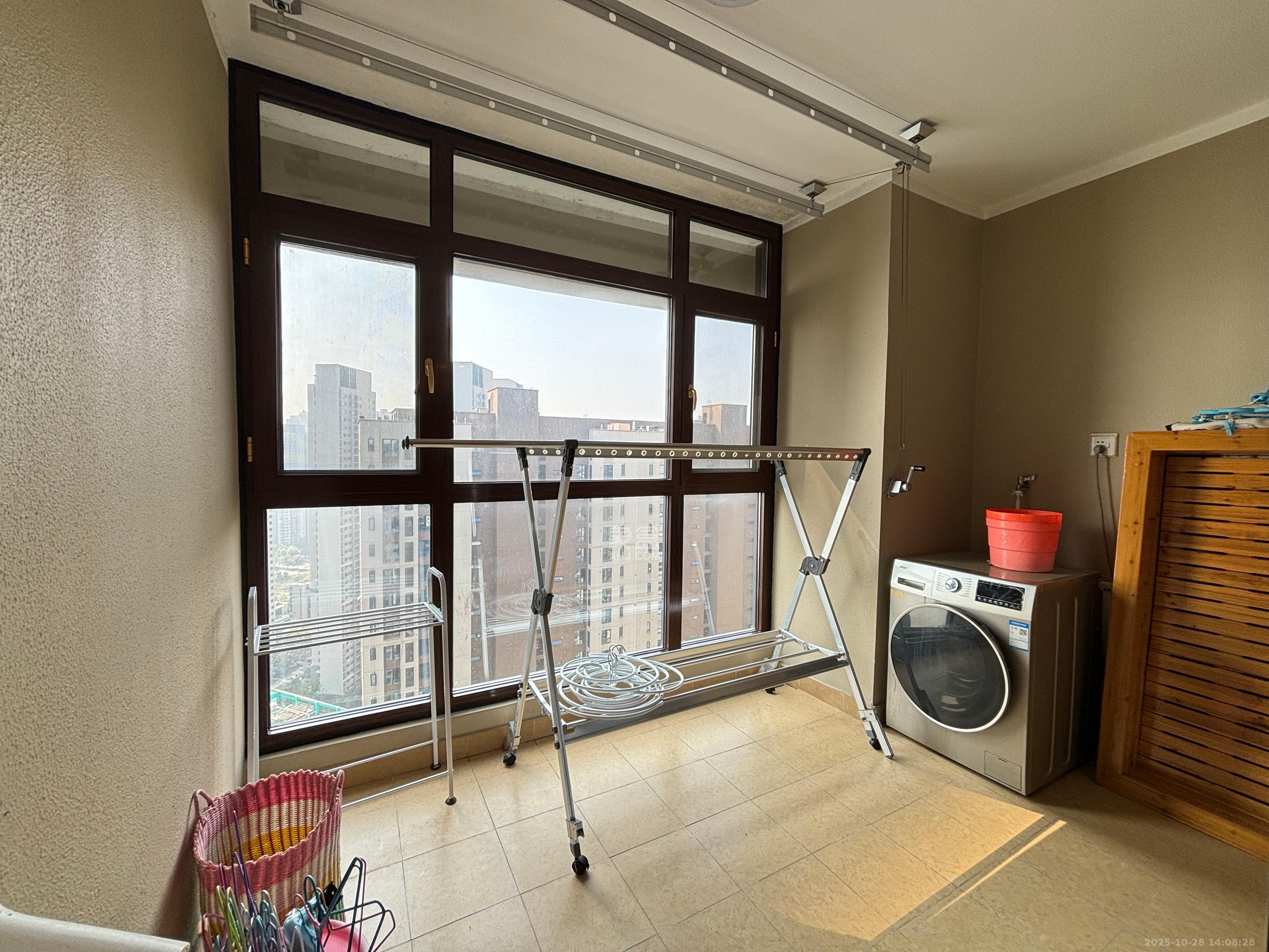 万科里金域滨江  3室2厅1卫    3600.0元/月室内图