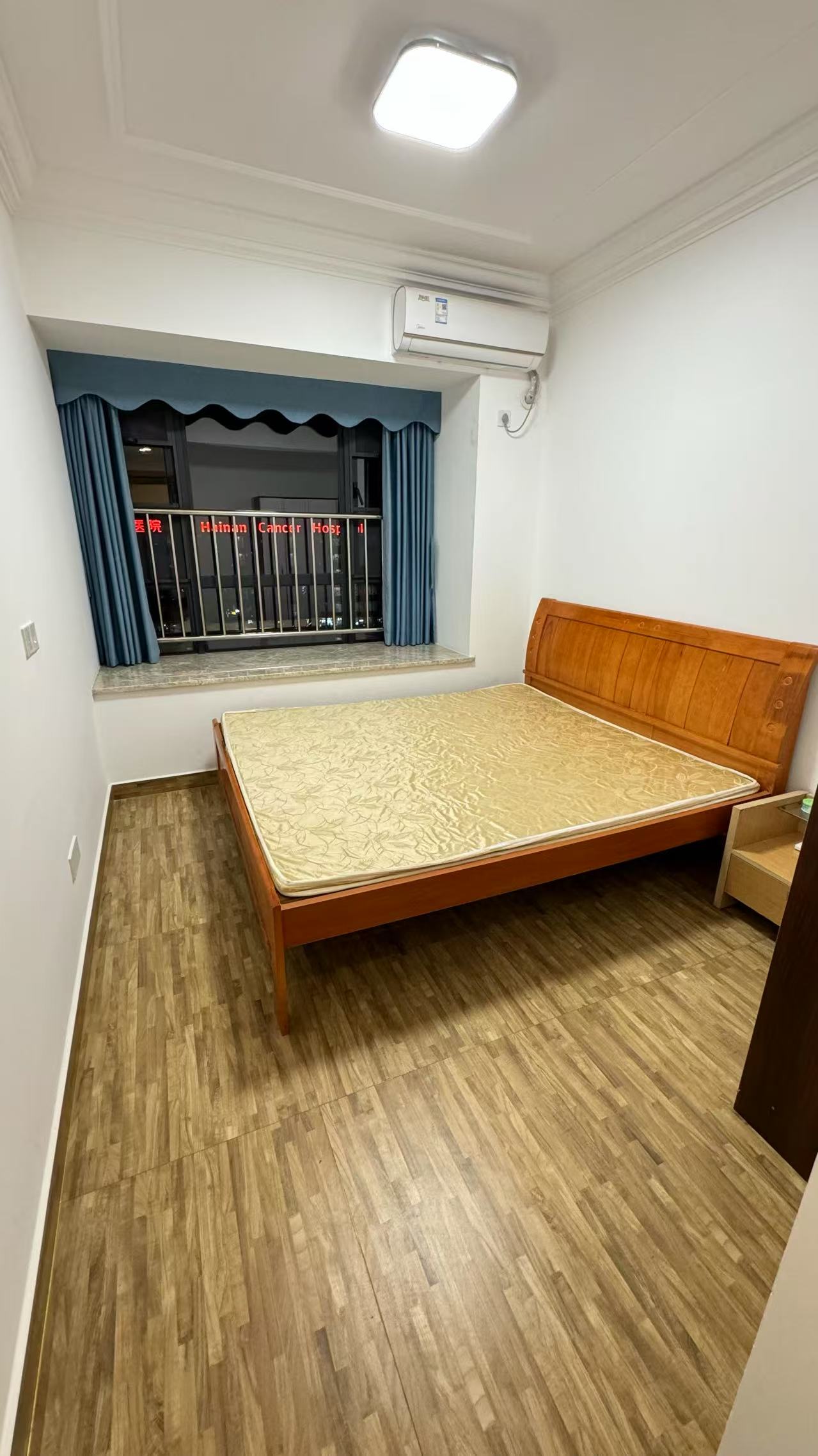 伊泰天骄三期  1室0厅0卫    1800.0元/月 伊泰天骄三期  1室0厅0卫    1800.0元/月室内图