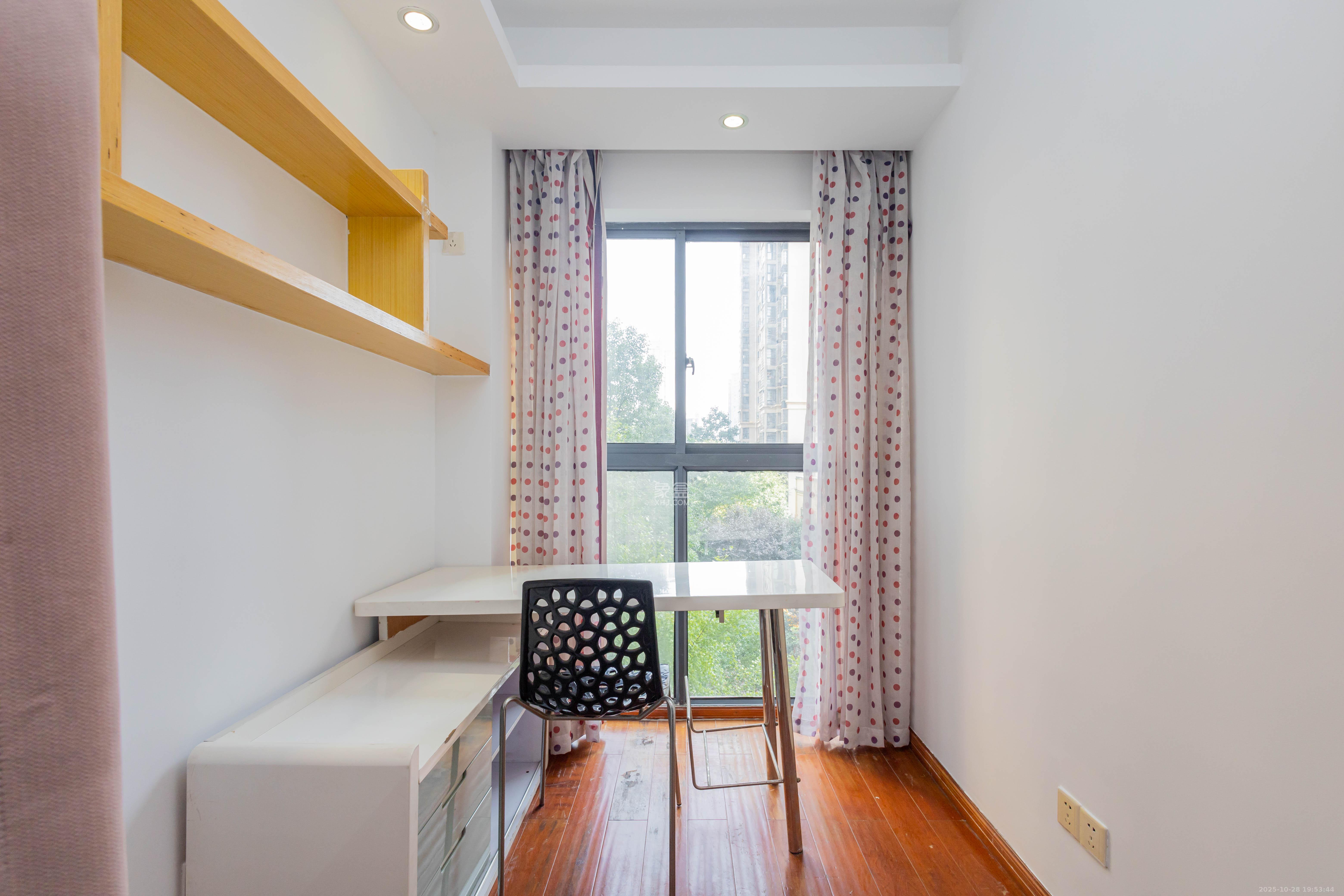 佳美紫郡  3室2厅1卫    48.0万卧室