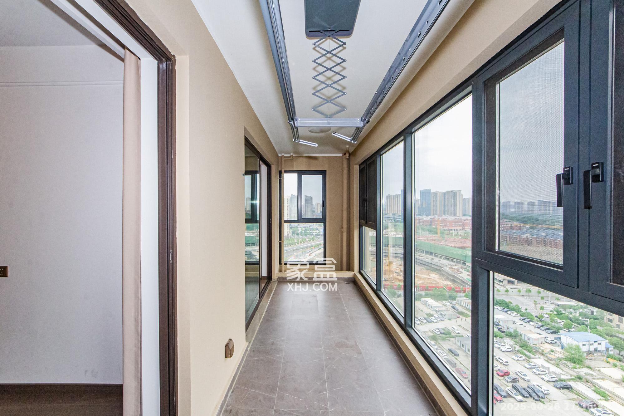 龙湖春江天玺 3室2厅1卫 3600.0元/月 龙湖春江天玺 3室2厅1卫 3600.0元/月室内图