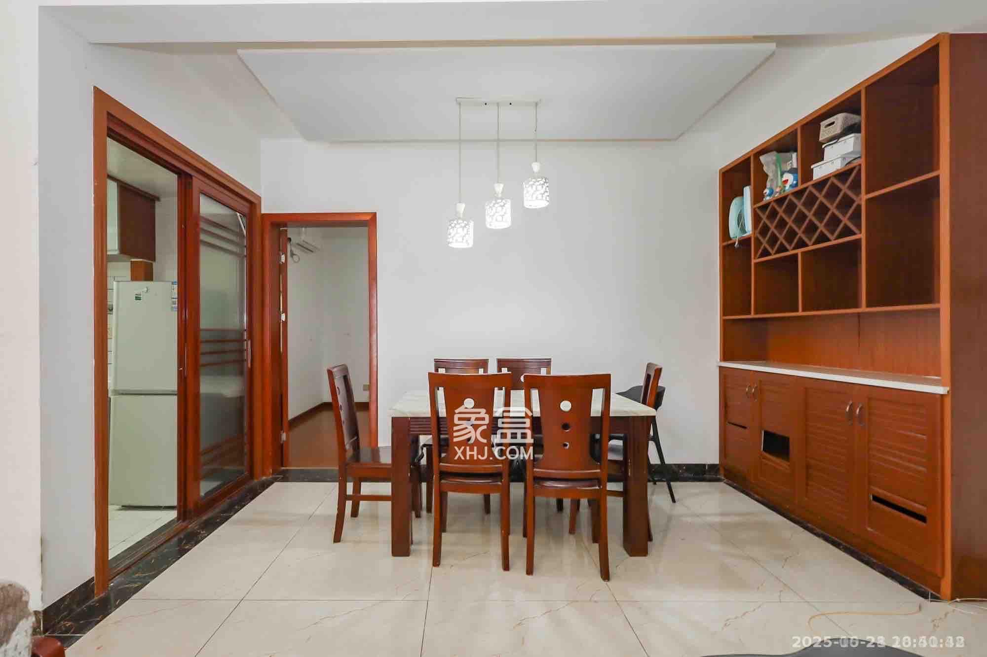 湖韵佳苑 3室2厅2卫 3600.0元/月 湖韵佳苑 3室2厅2卫 3600.0元/月室内图