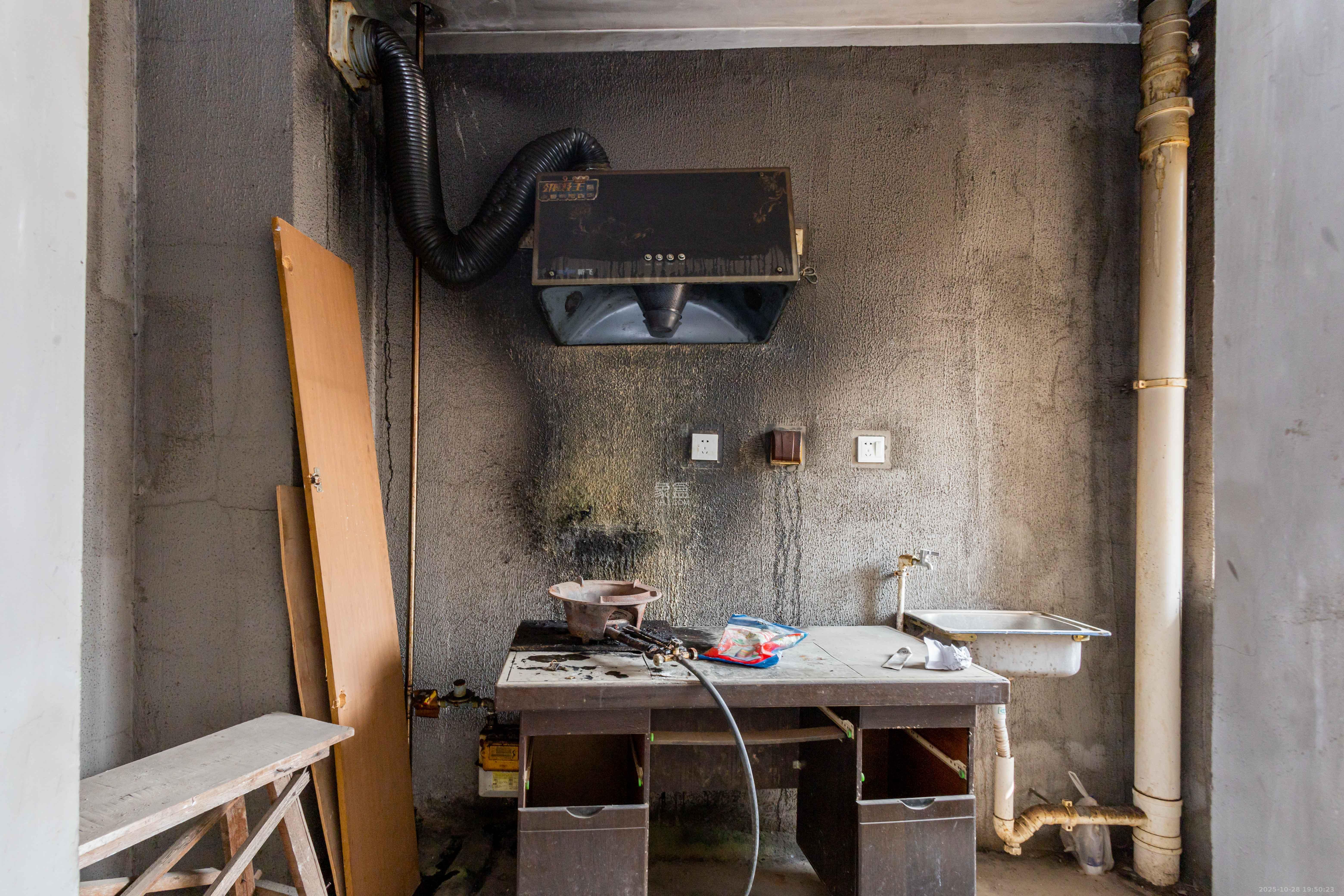 中国铁建国际城一期  1室1厅1卫    26.8万 中国铁建国际城一期  1室1厅1卫    26.8万厨房