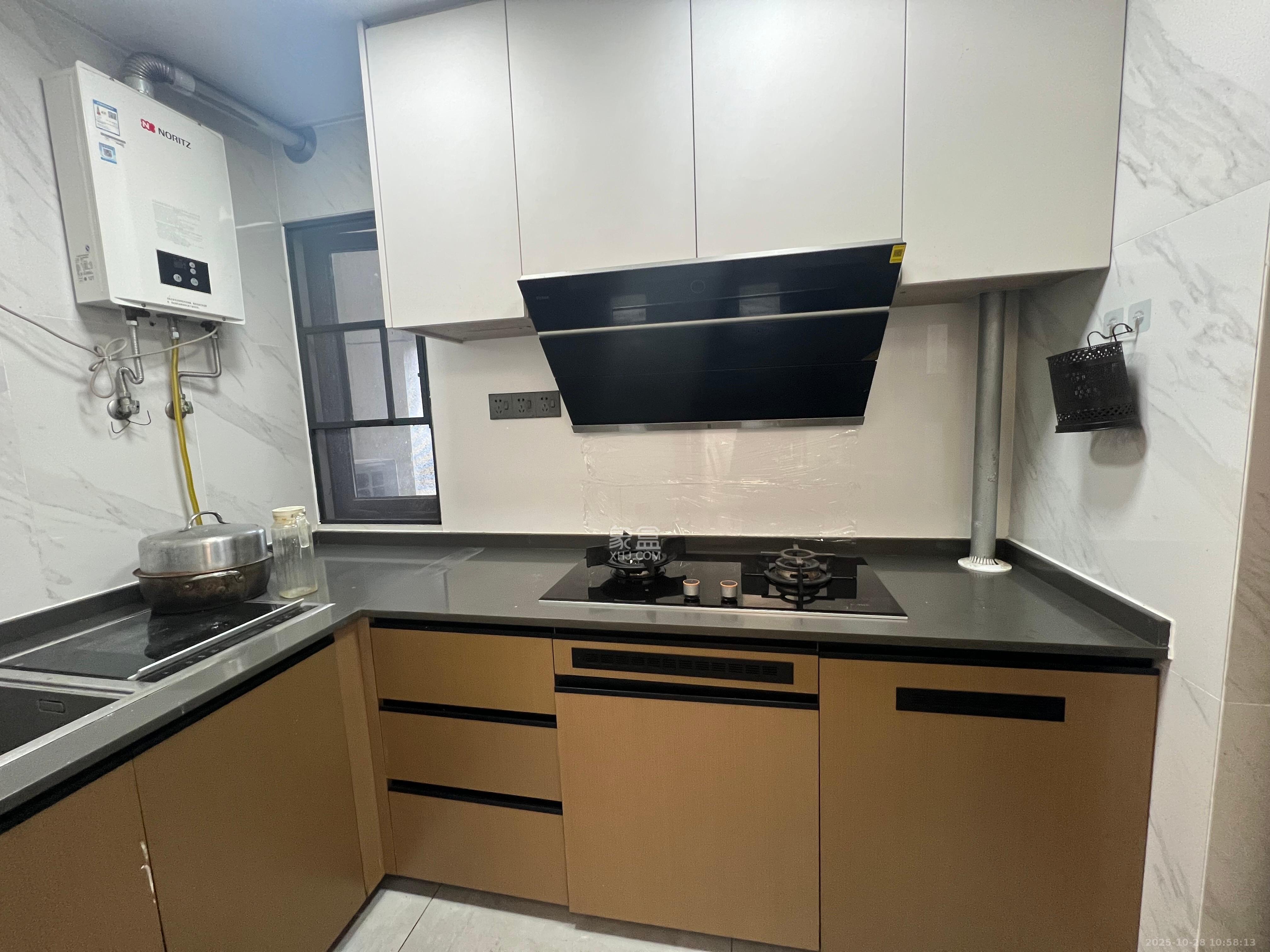 万科里金域国际  3室2厅2卫    3600.0元/月室内图