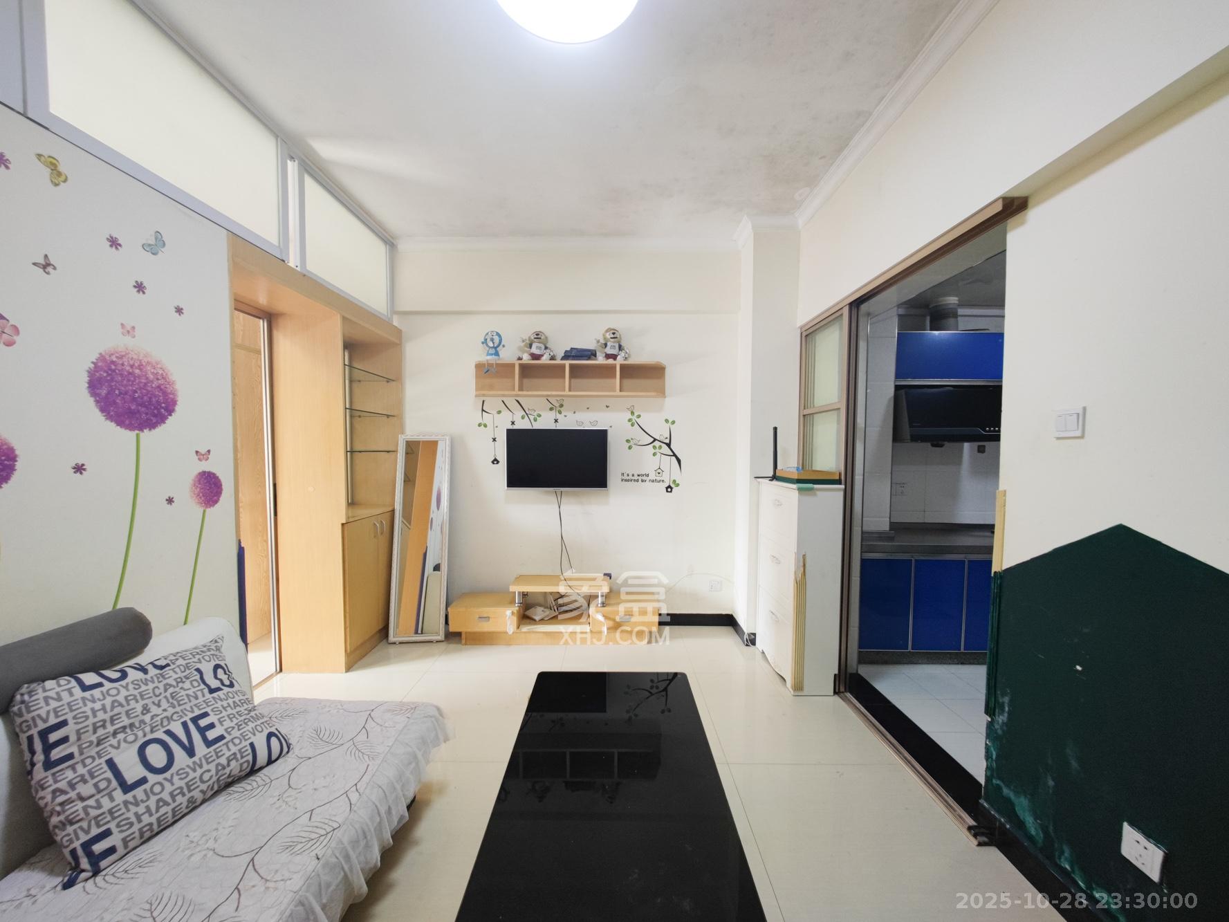 世纪桃花苑  1室1厅1卫    24.0万客厅