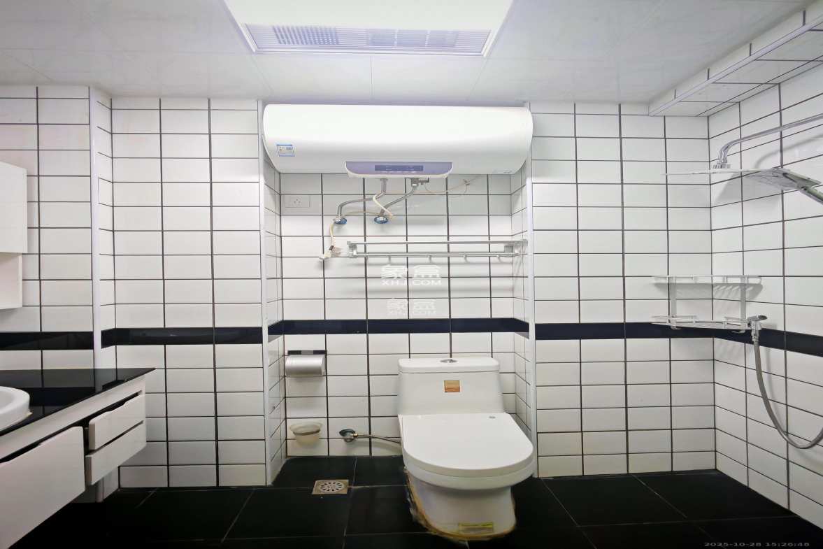 阳光锦城  1室1厅1卫    1700.0元/月 阳光锦城  1室1厅1卫    1700.0元/月室内图