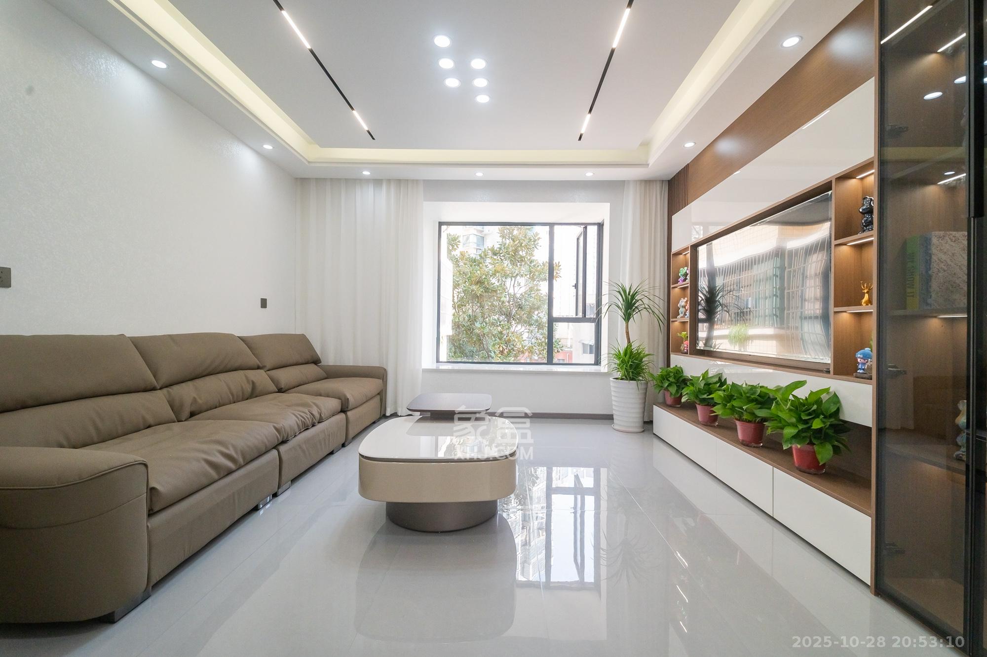 天和华城 3室2厅1卫 54.8万 天和华城 3室2厅1卫 54.8万客厅