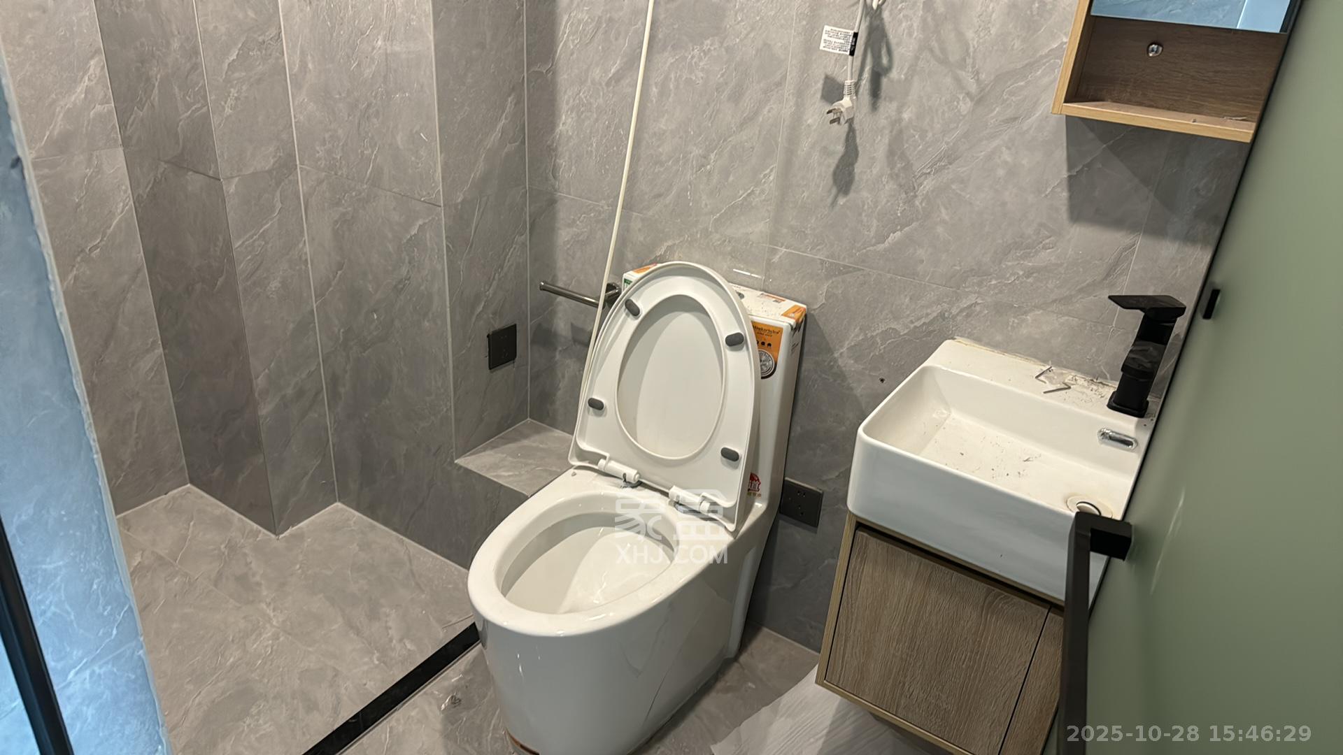 绿地商务广场 1室1厅1卫 1700.0元/月 绿地商务广场 1室1厅1卫 1700.0元/月室内图