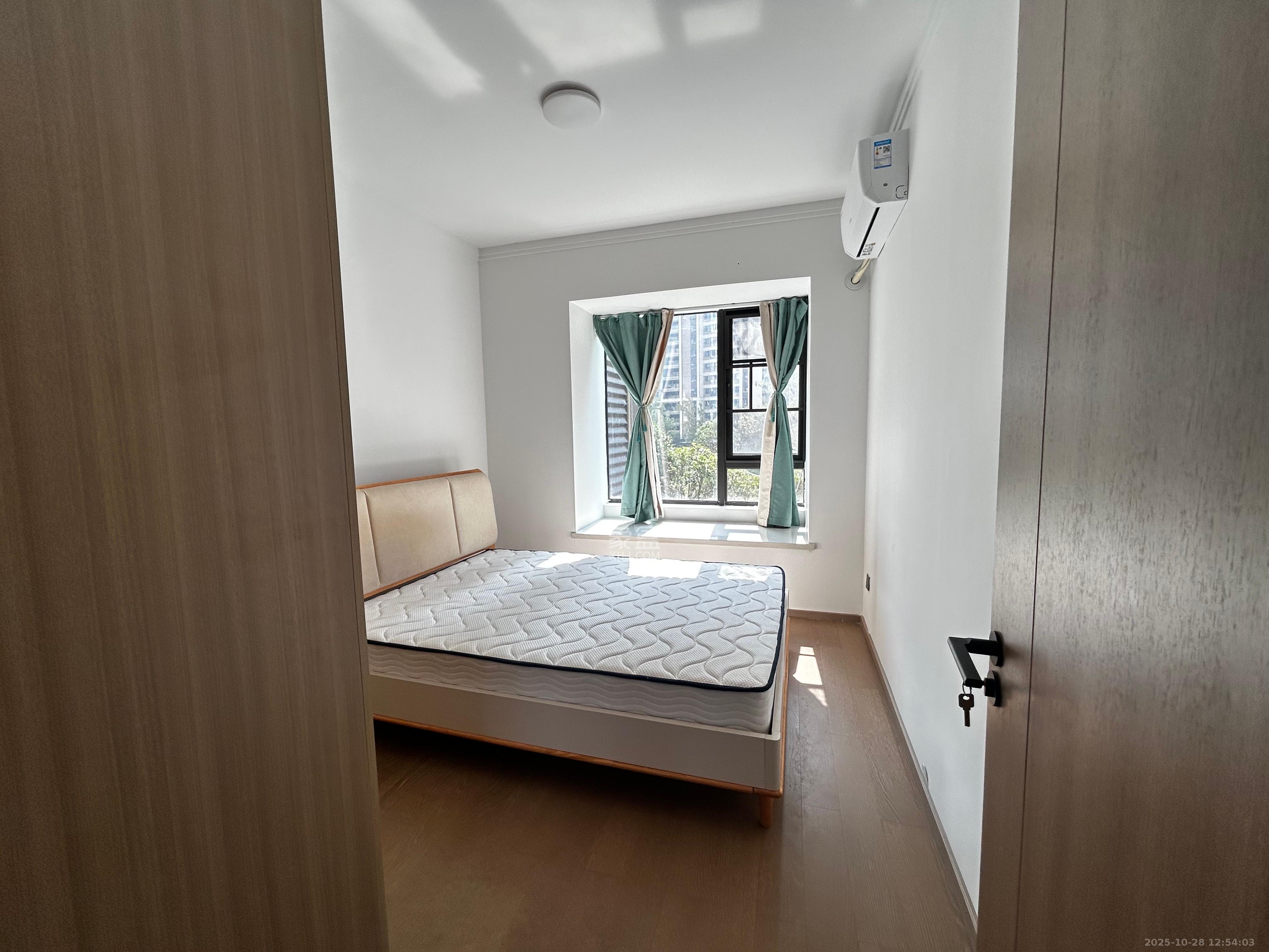 汉唐世家二期  3室2厅1卫    2500.0元/月 汉唐世家二期  3室2厅1卫    2500.0元/月室内图