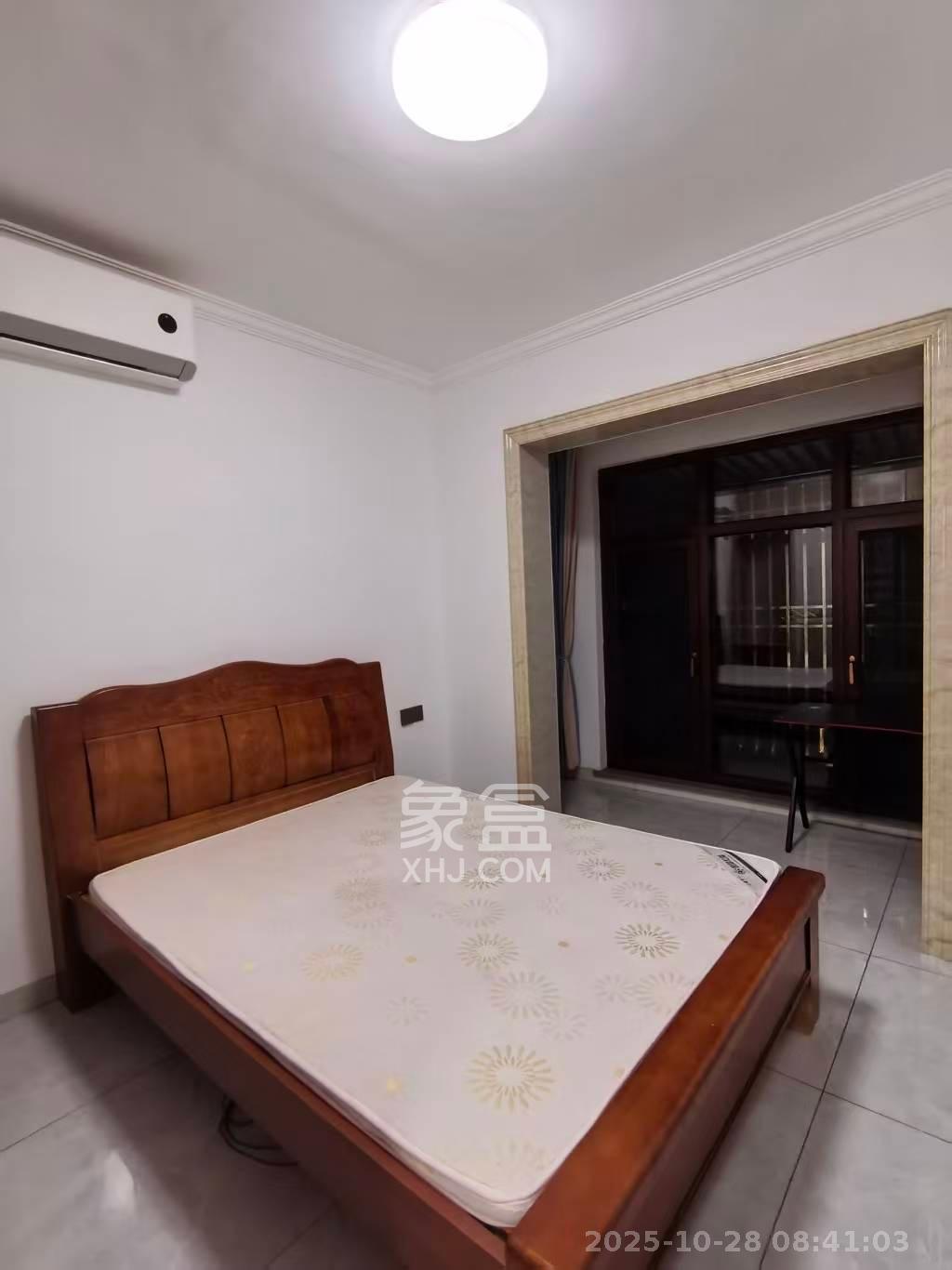 荷韵园 4室2厅2卫 1700.0元/月 荷韵园 4室2厅2卫 1700.0元/月室内图