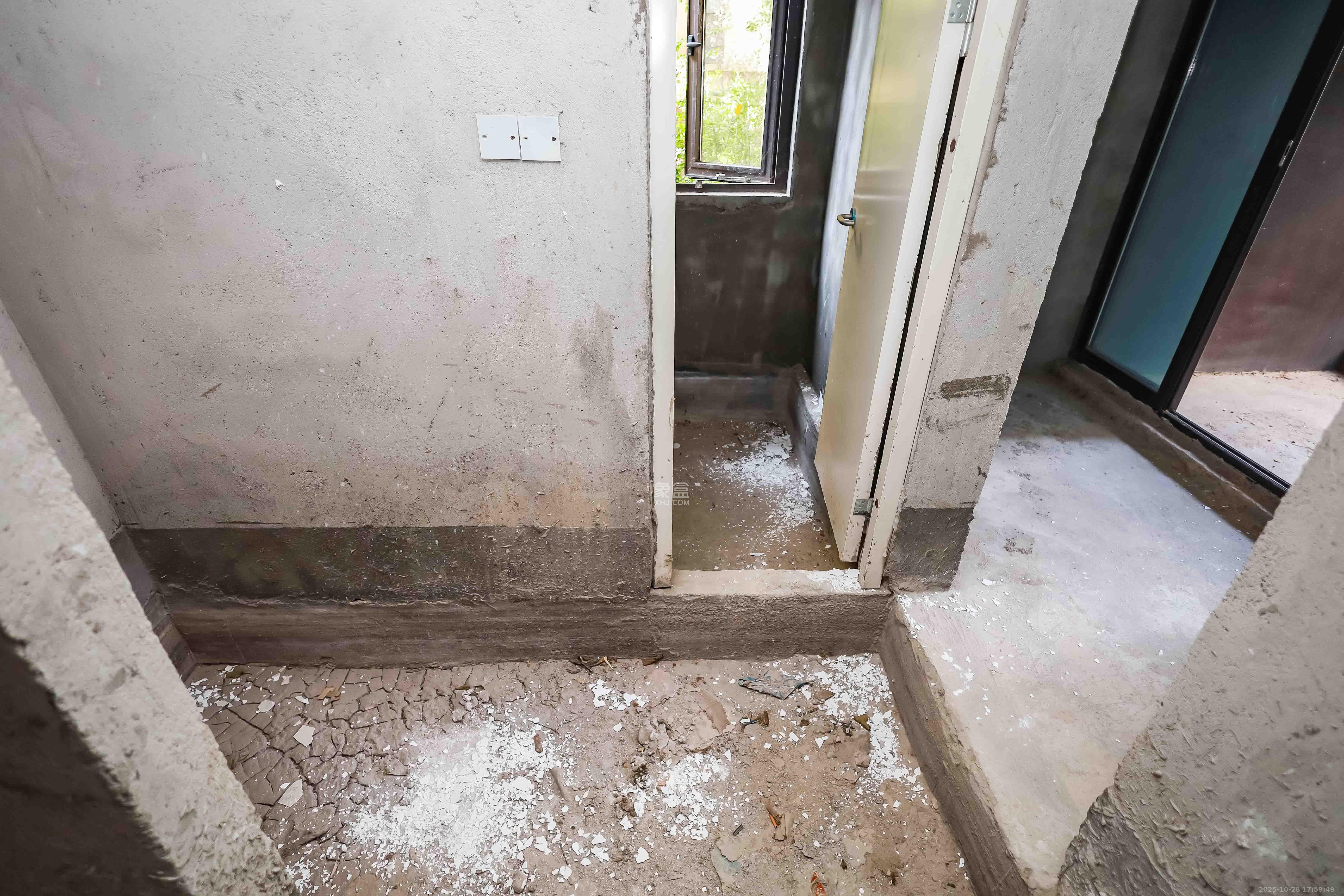 金辉优步花园 4室2厅2卫 100.0万 金辉优步花园 4室2厅2卫 100.0万卫生间