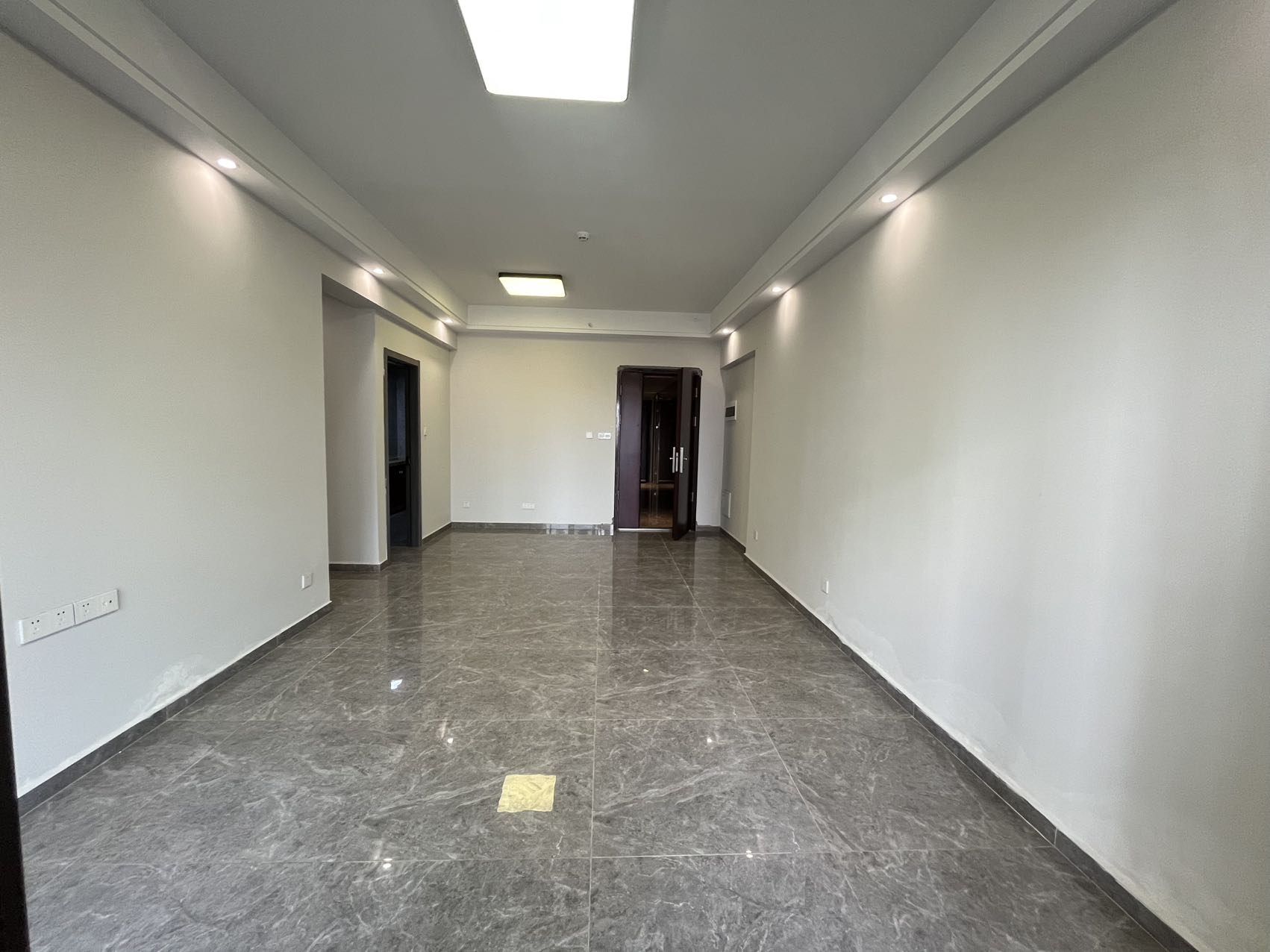 华润中心  2室2厅1卫    3000.0元/月 华润中心  2室2厅1卫    3000.0元/月室内图