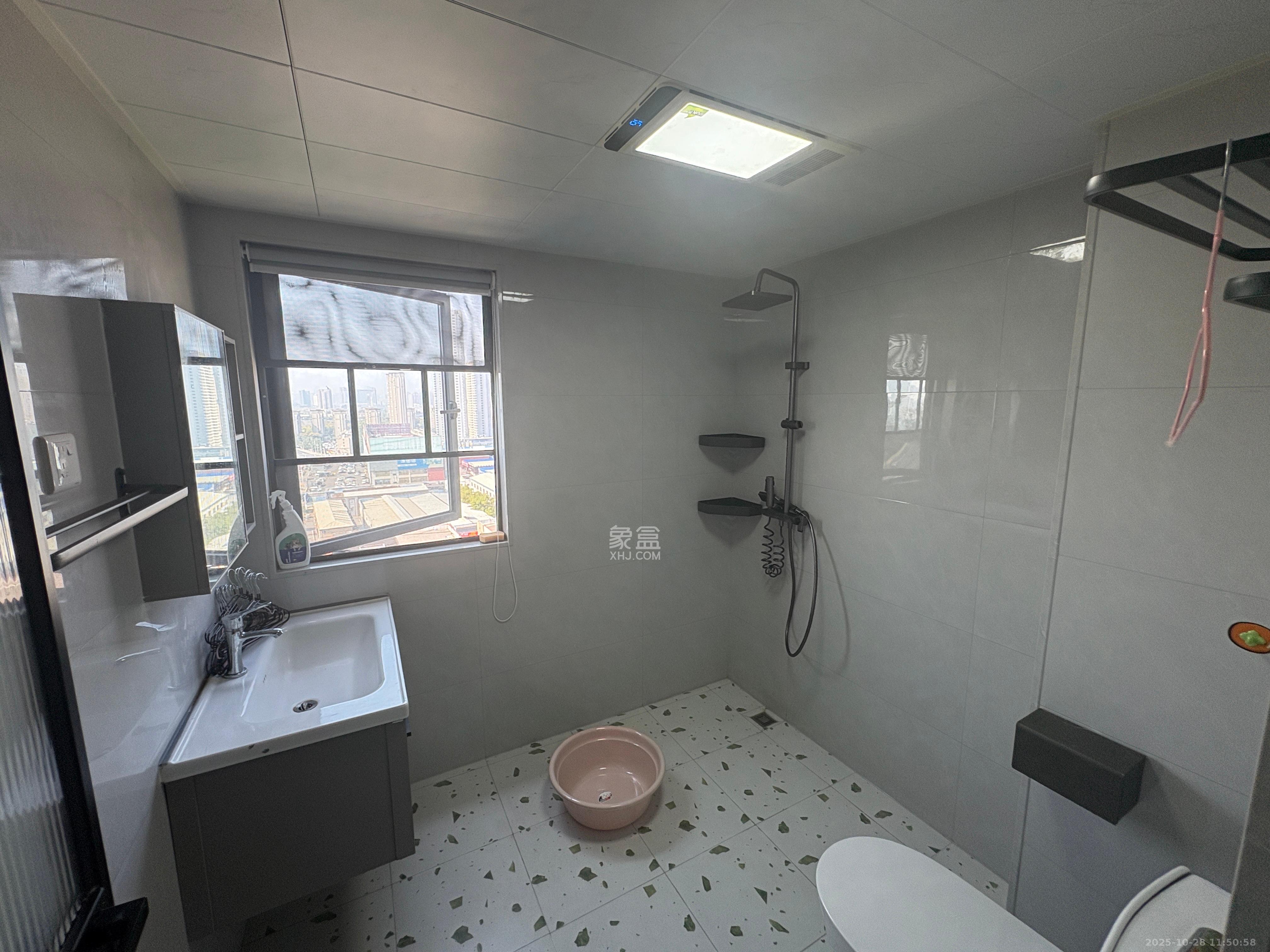 旭日嘉苑  3室2厅1卫    3200.0元/月 旭日嘉苑  3室2厅1卫    3200.0元/月室内图