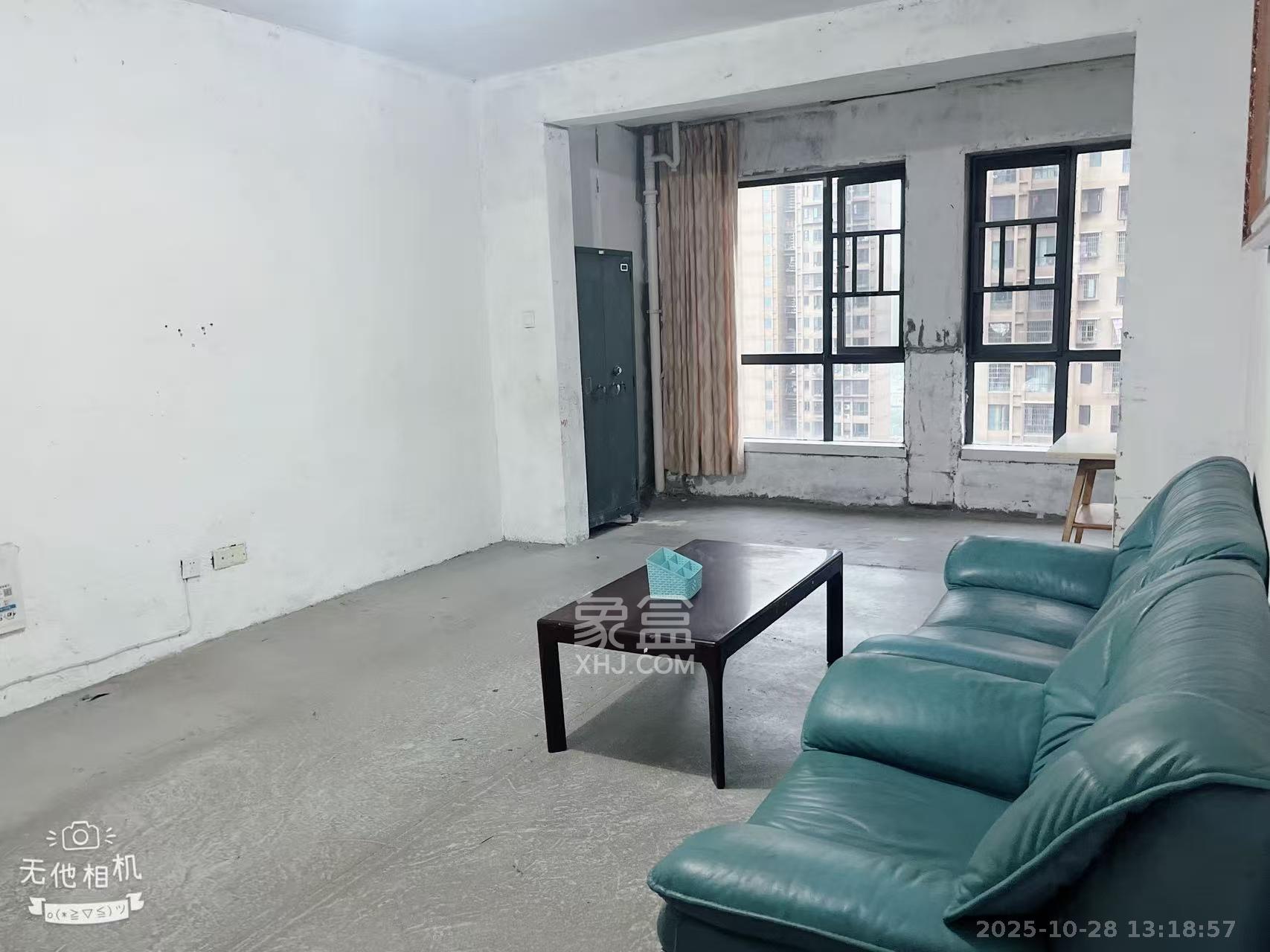 东宜兰园 3室1厅2卫 1300.0元/月 东宜兰园 3室1厅2卫 1300.0元/月室内图