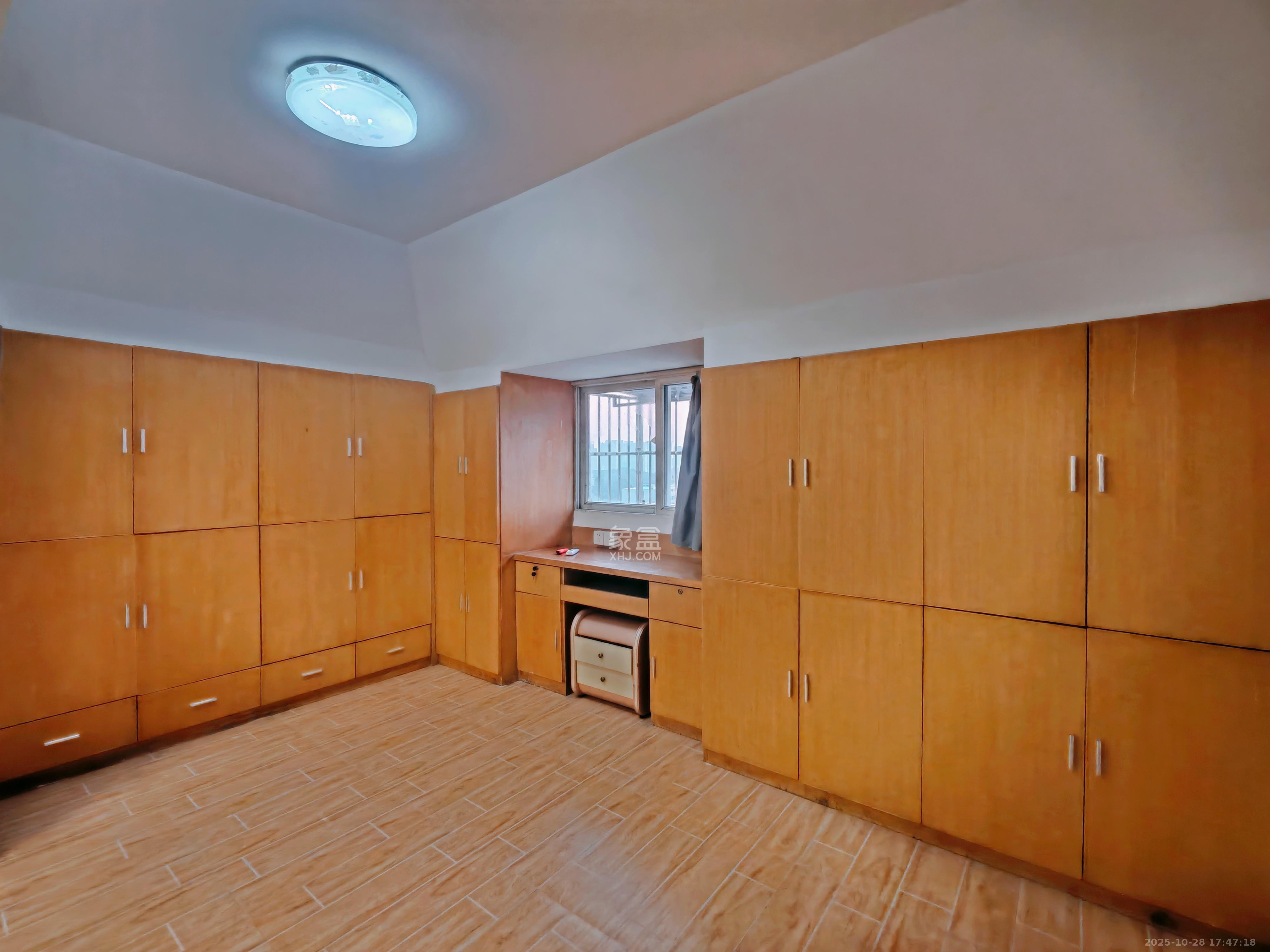 枫林美景 3室2厅1卫 2200.0元/月 枫林美景 3室2厅1卫 2200.0元/月室内图