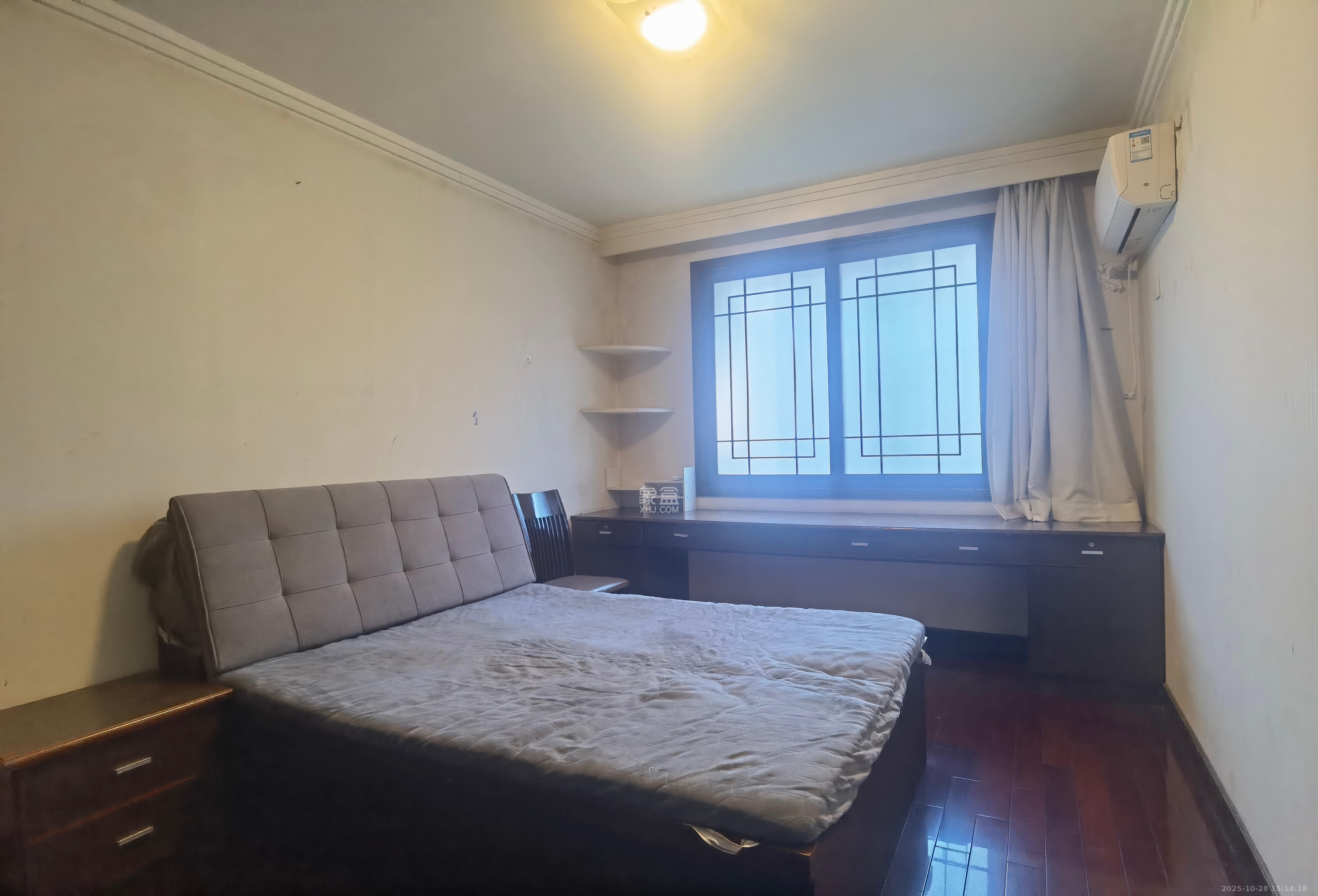 四方小区 2室2厅1卫 1800.0元/月 四方小区 2室2厅1卫 1800.0元/月室内图