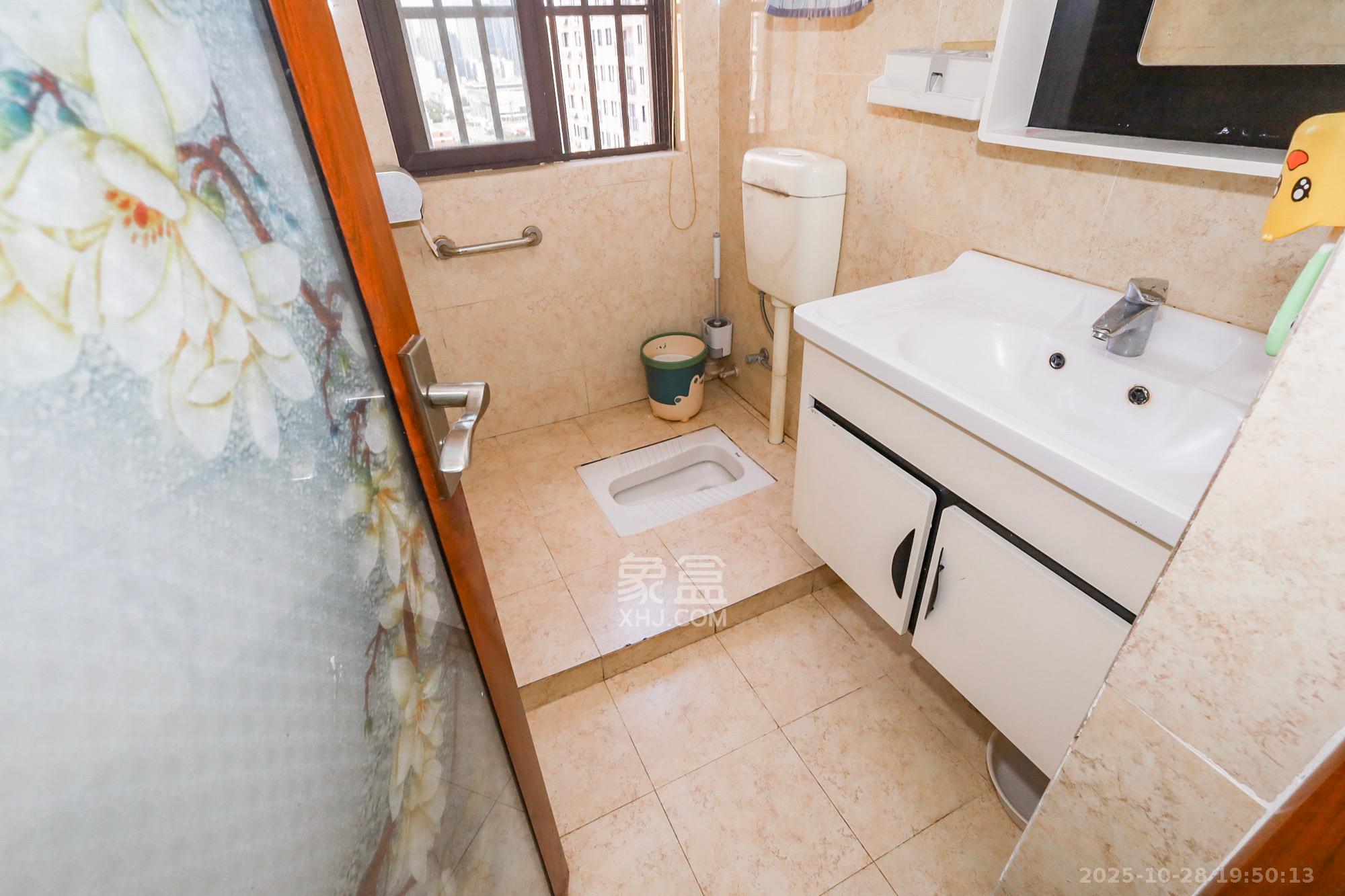 钰龙天下二期(钰龙佳园)  3室2厅1卫    3000.0元/月 钰龙天下二期(钰龙佳园)  3室2厅1卫    3000.0元/月室内图