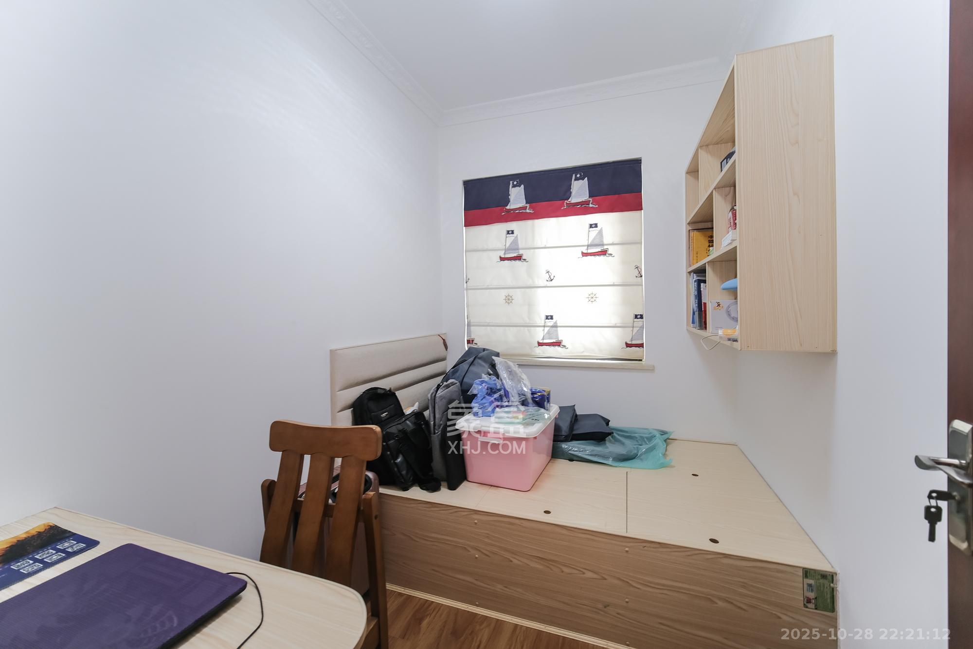 保利香槟国际  3室2厅1卫    72.0万卧室