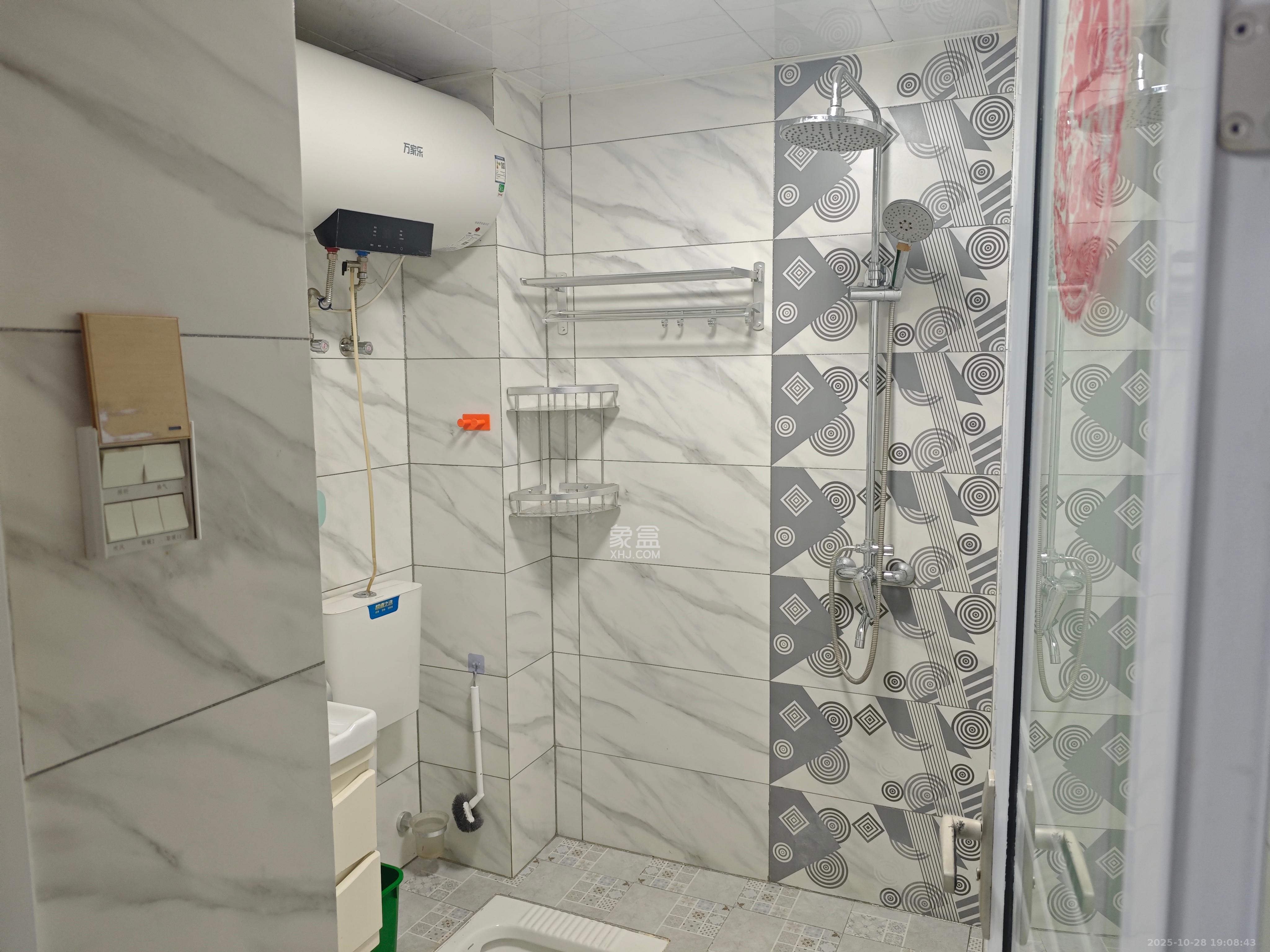 滨江一号(丰泰花园) 1室1厅1卫 1700.0元/月 滨江一号(丰泰花园) 1室1厅1卫 1700.0元/月室内图