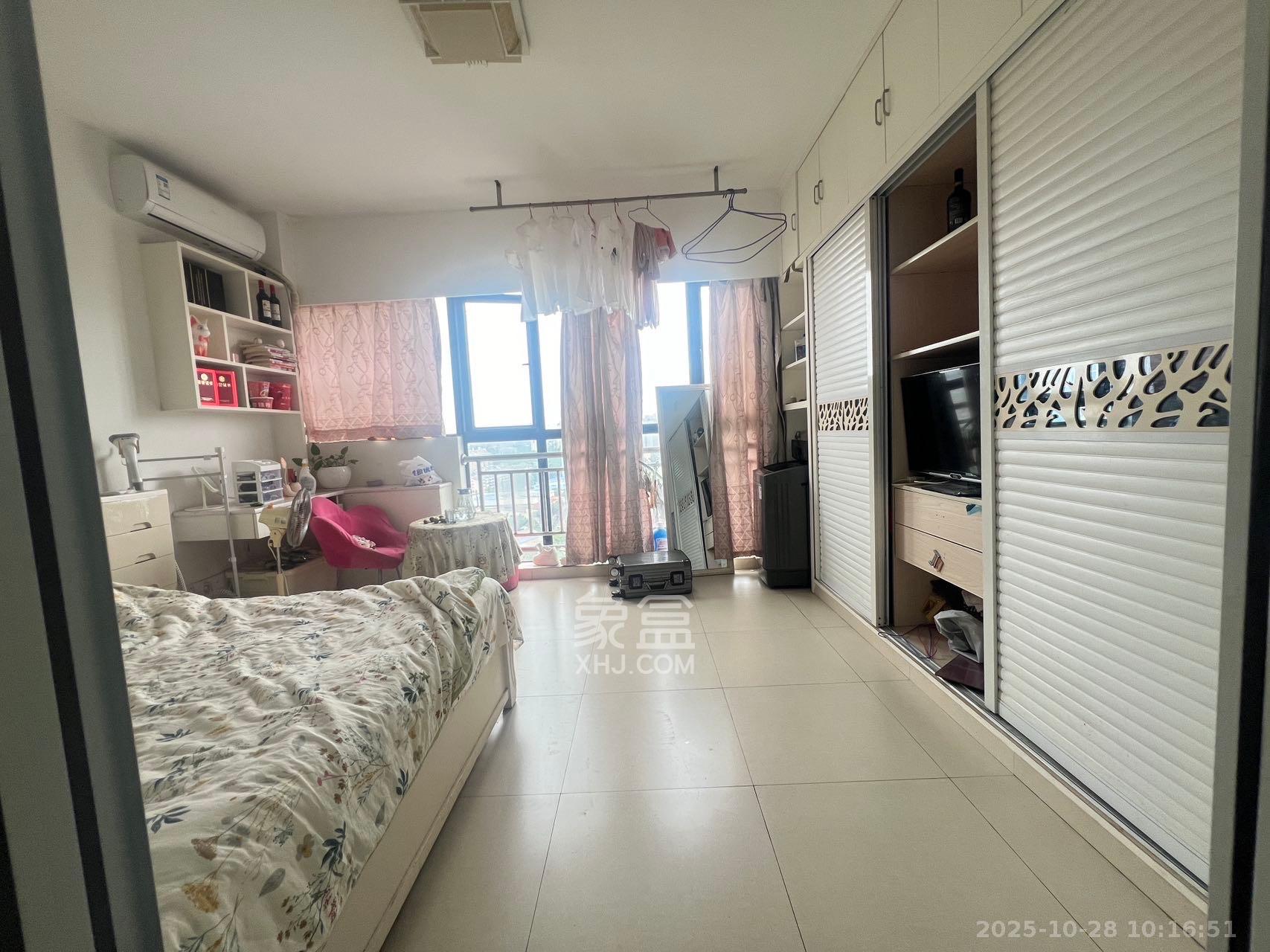 麓谷明珠  1室1厅1卫    1300.0元/月室内图