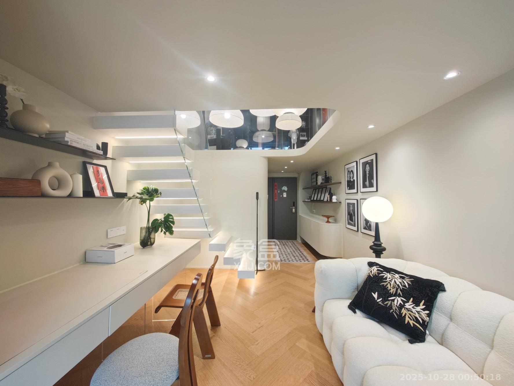 卓越伊景寓 1室1厅1卫 46.0万 卓越伊景寓 1室1厅1卫 46.0万客厅