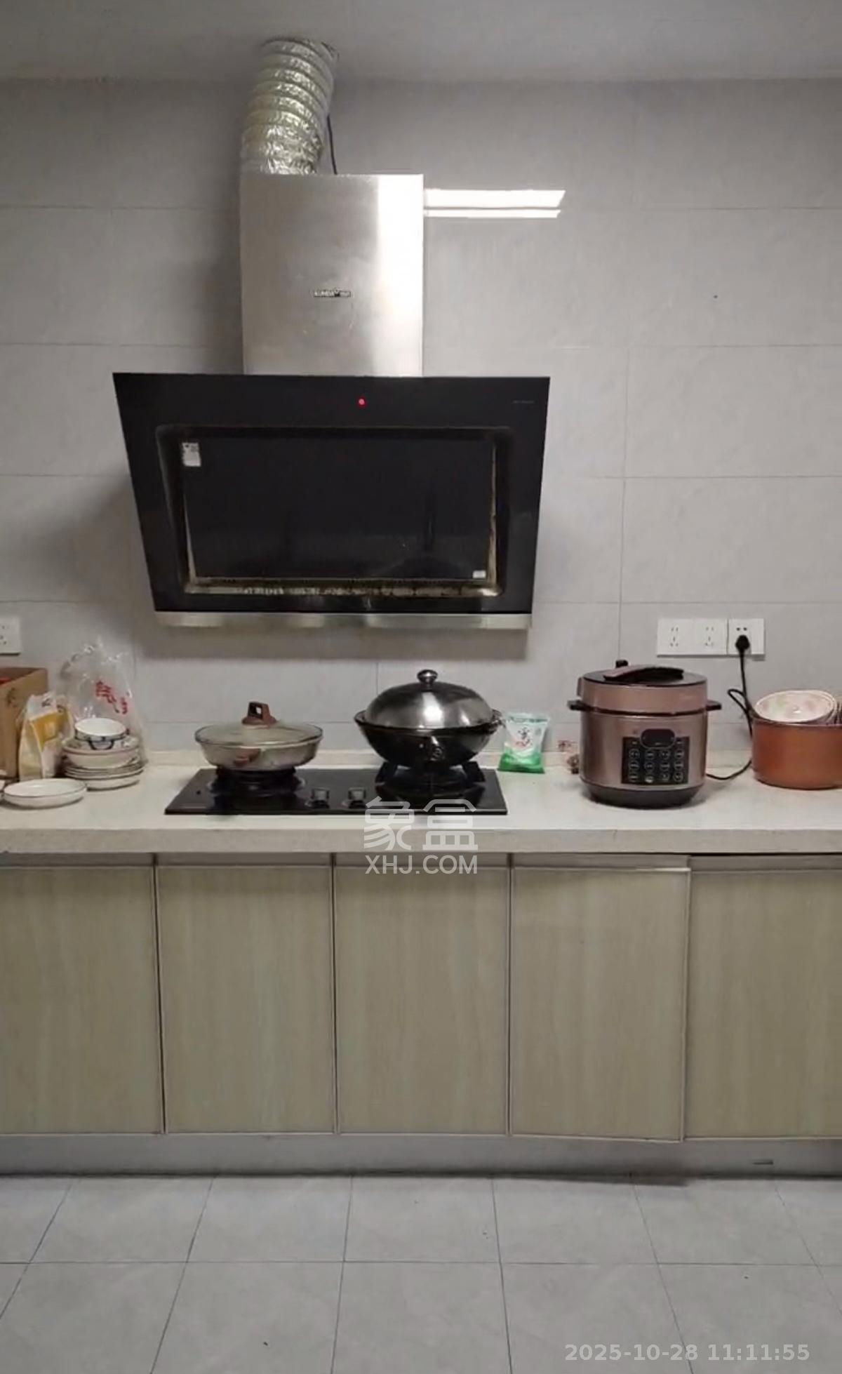 长房云时代  5室1厅3卫    1100.0元/月 长房云时代  5室1厅3卫    1100.0元/月室内图