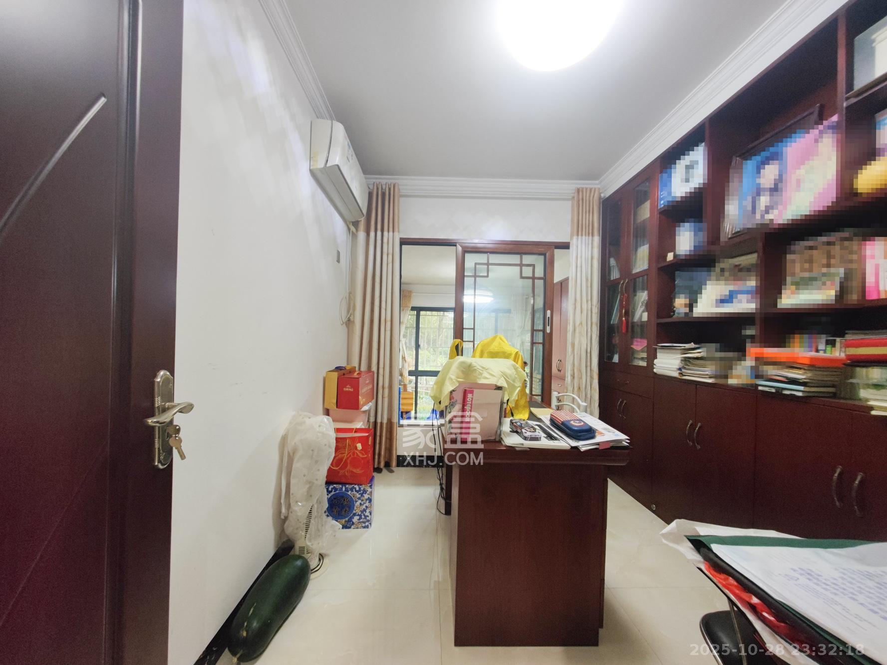 嘉华城（一期）  4室2厅2卫    158.0万卧室