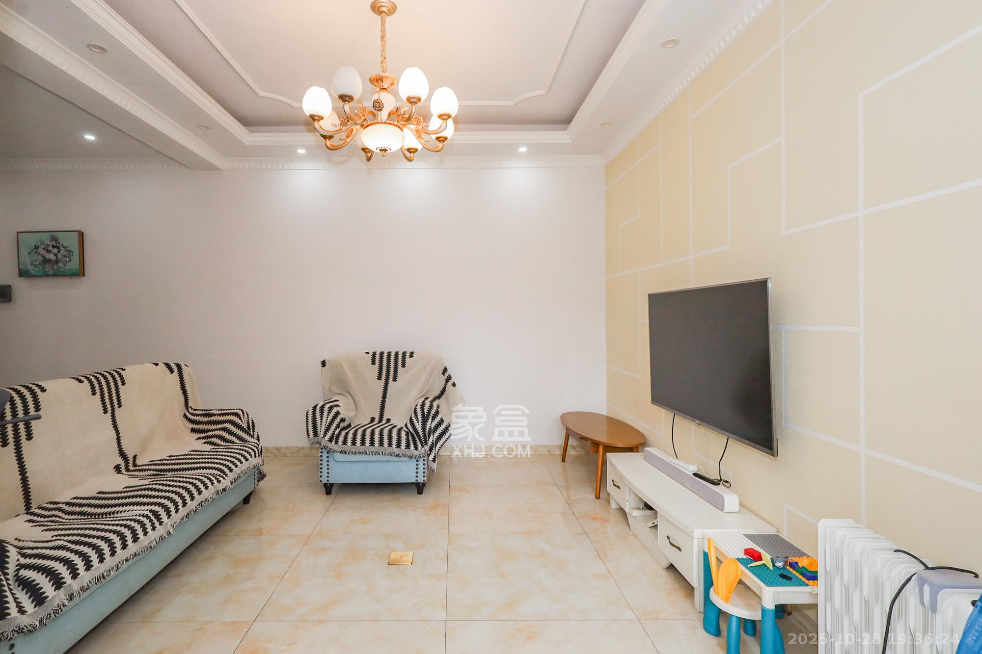 南山雍江汇（滨江国际新城）  1室0厅0卫    114.0万