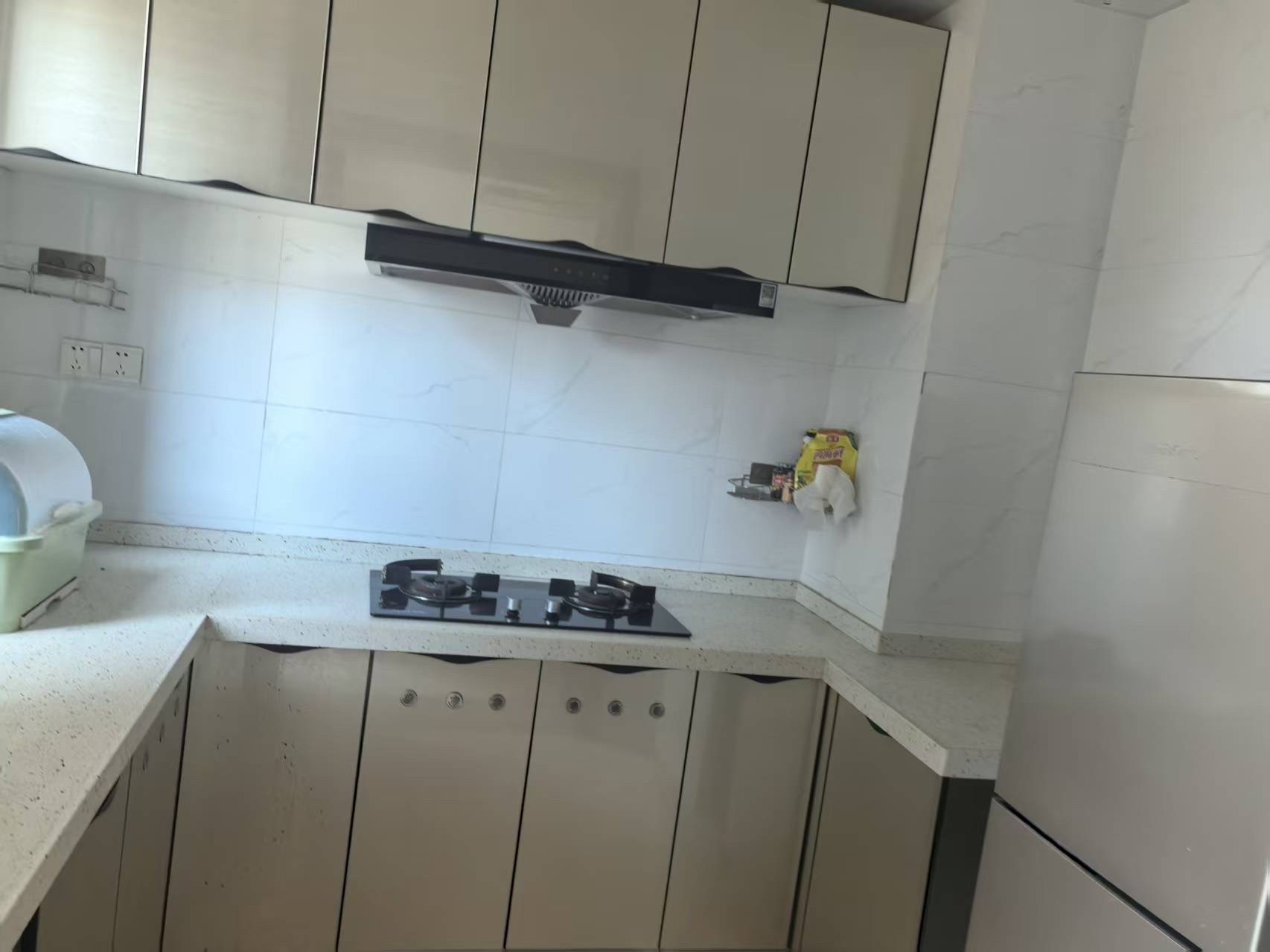 绿地海德公馆 4室2厅2卫 4300.0元/月 绿地海德公馆 4室2厅2卫 4300.0元/月室内图