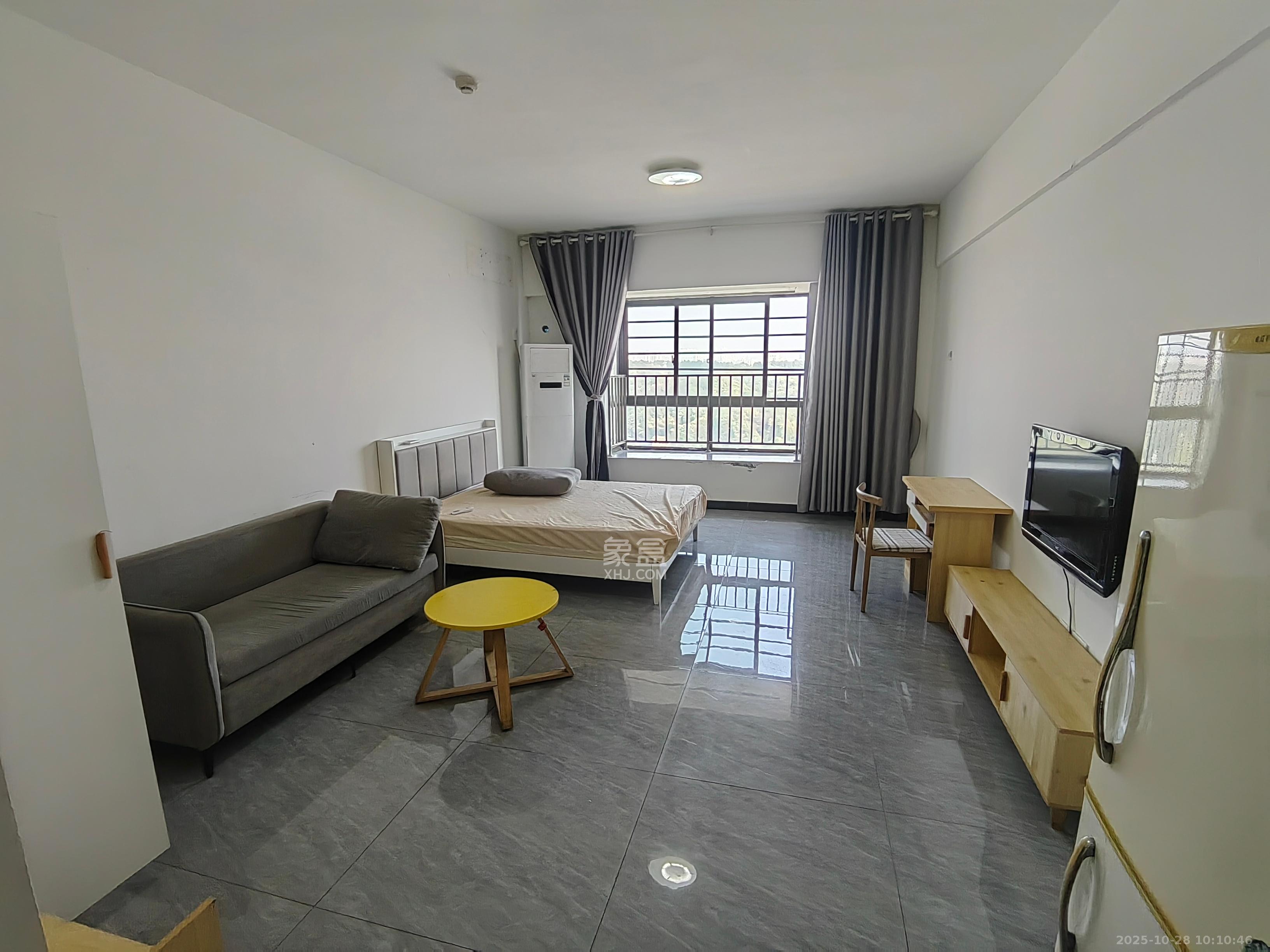 世纪桃花苑  1室0厅1卫    1300.0元/月 世纪桃花苑  1室0厅1卫    1300.0元/月室内图