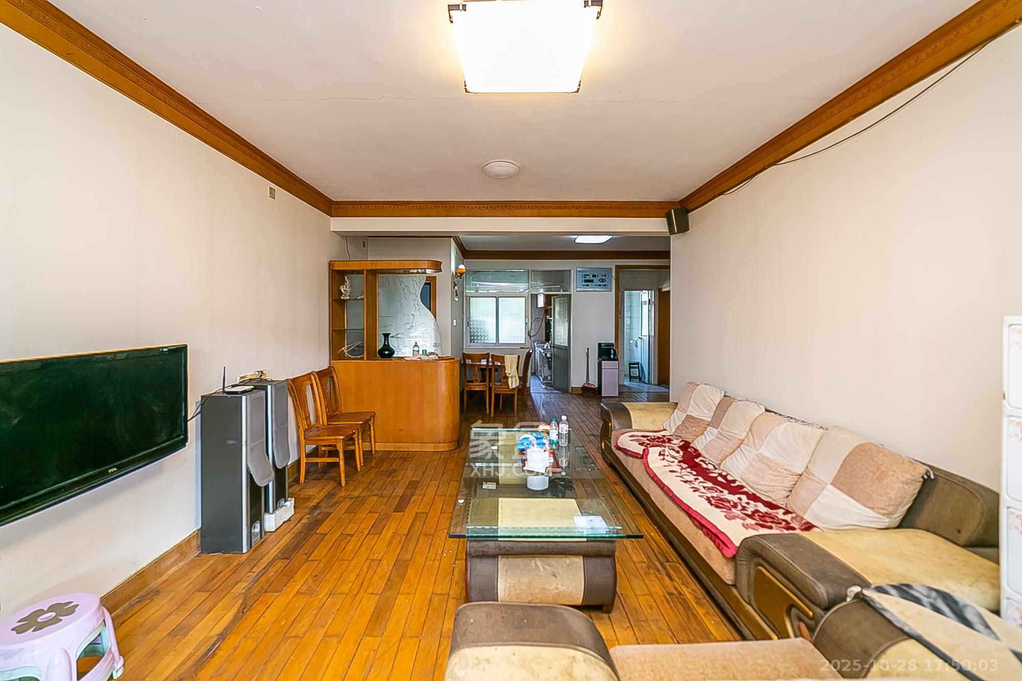 长沙理工大学东院西院  3室2厅2卫    82.0万客厅