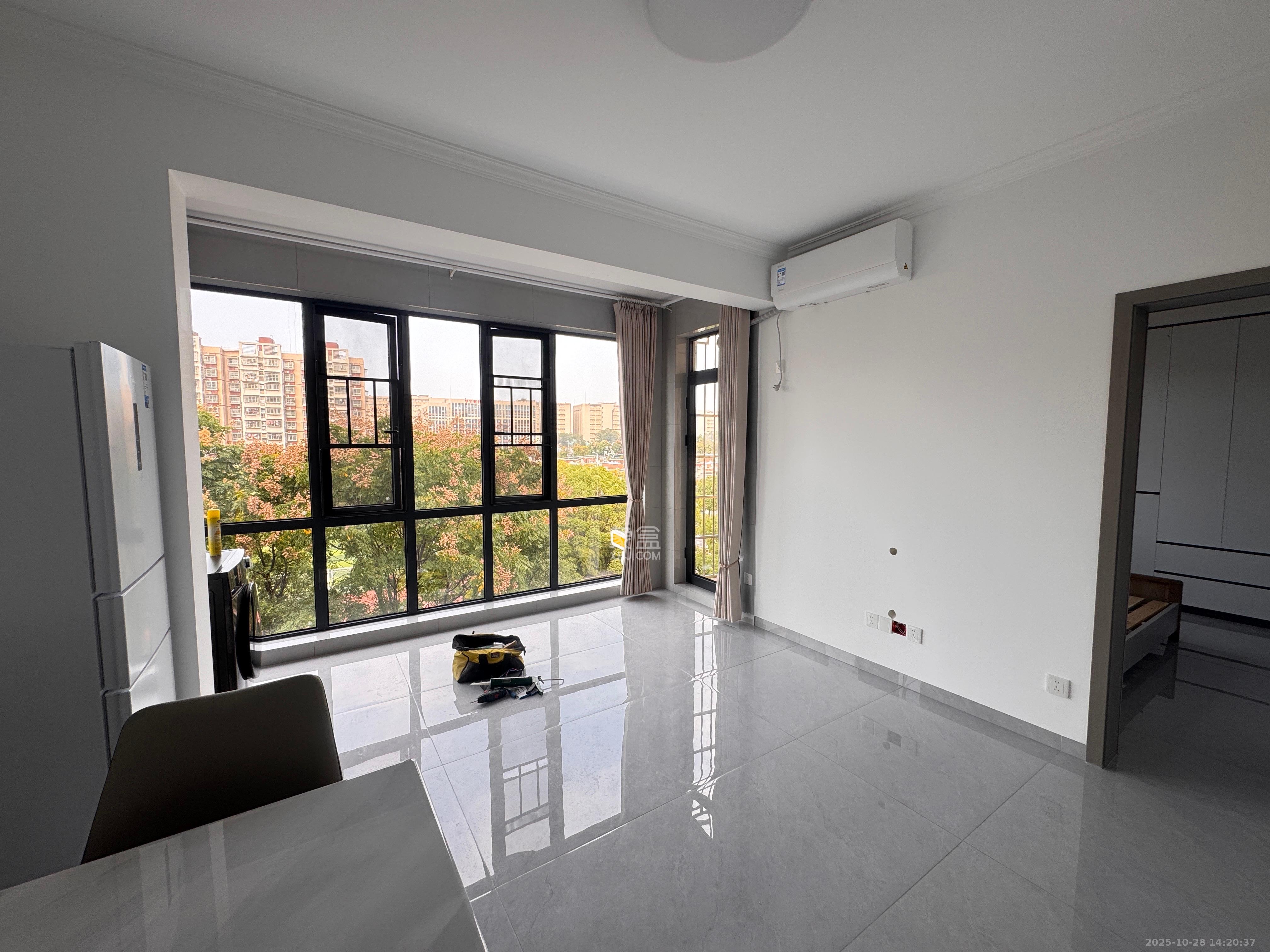 先锋新宇  1室1厅1卫    1500.0元/月 先锋新宇  1室1厅1卫    1500.0元/月室内图