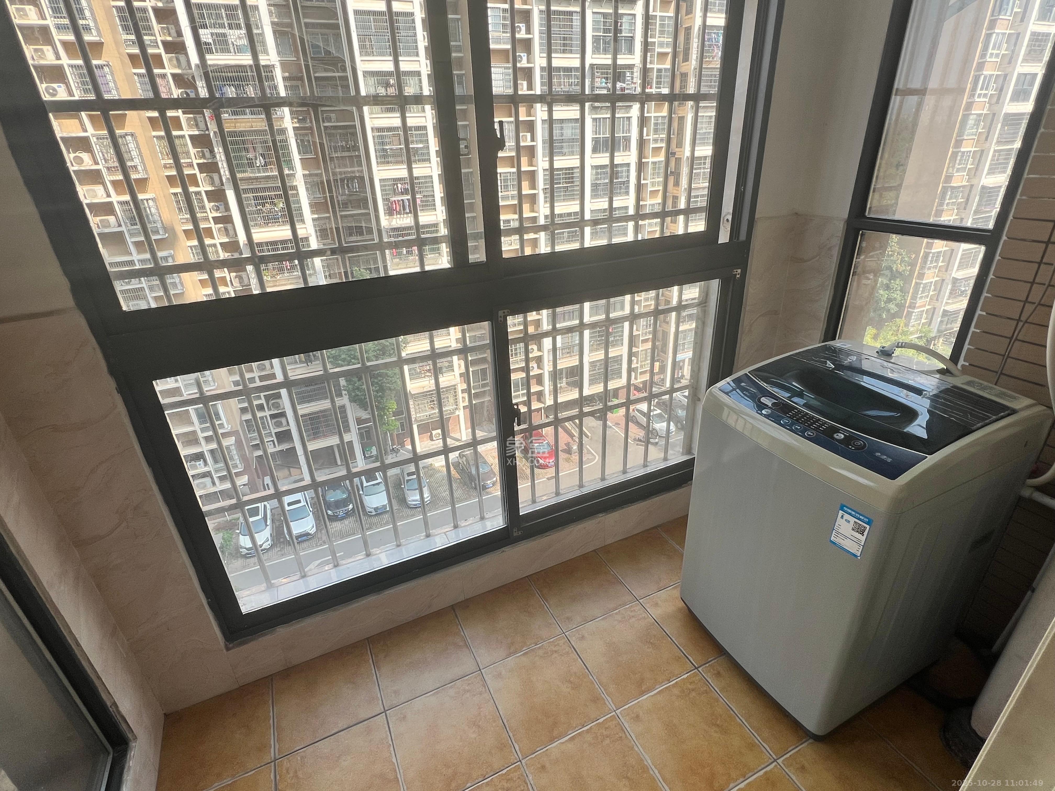 和馨园 3室1厅2卫 2200.0元/月 和馨园 3室1厅2卫 2200.0元/月室内图