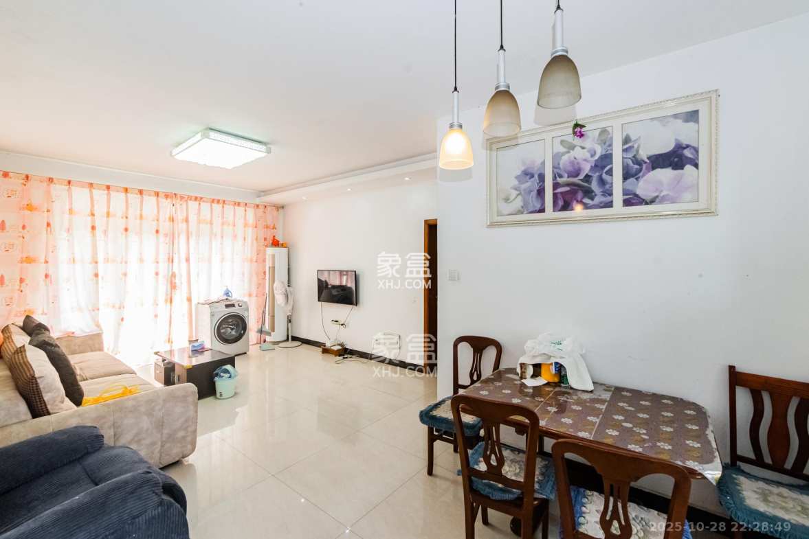 湘江世纪城悦江苑 2室2厅1卫 80.0万 湘江世纪城悦江苑 2室2厅1卫 80.0万客厅