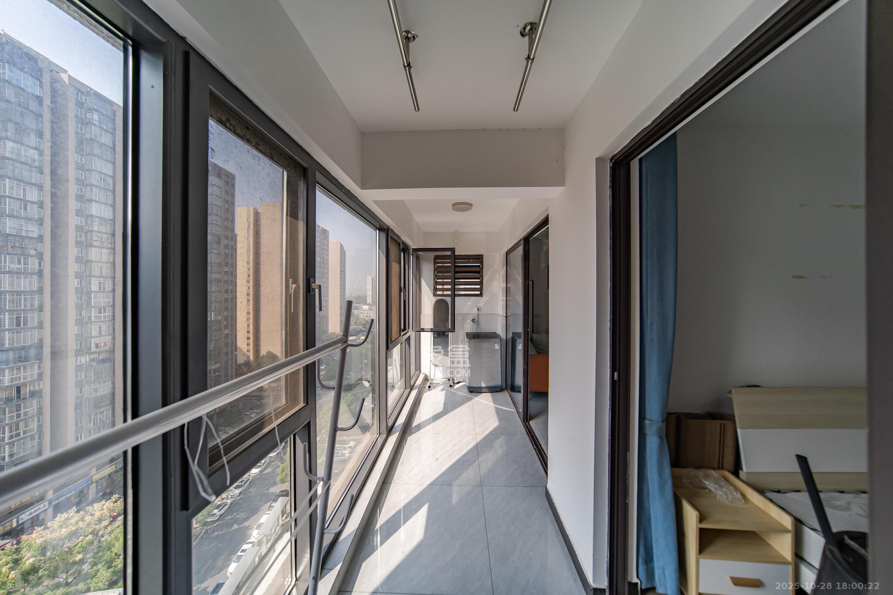 城发恒伟星雅韵（恒伟星辉苑）  4室2厅2卫    148.8万阳台