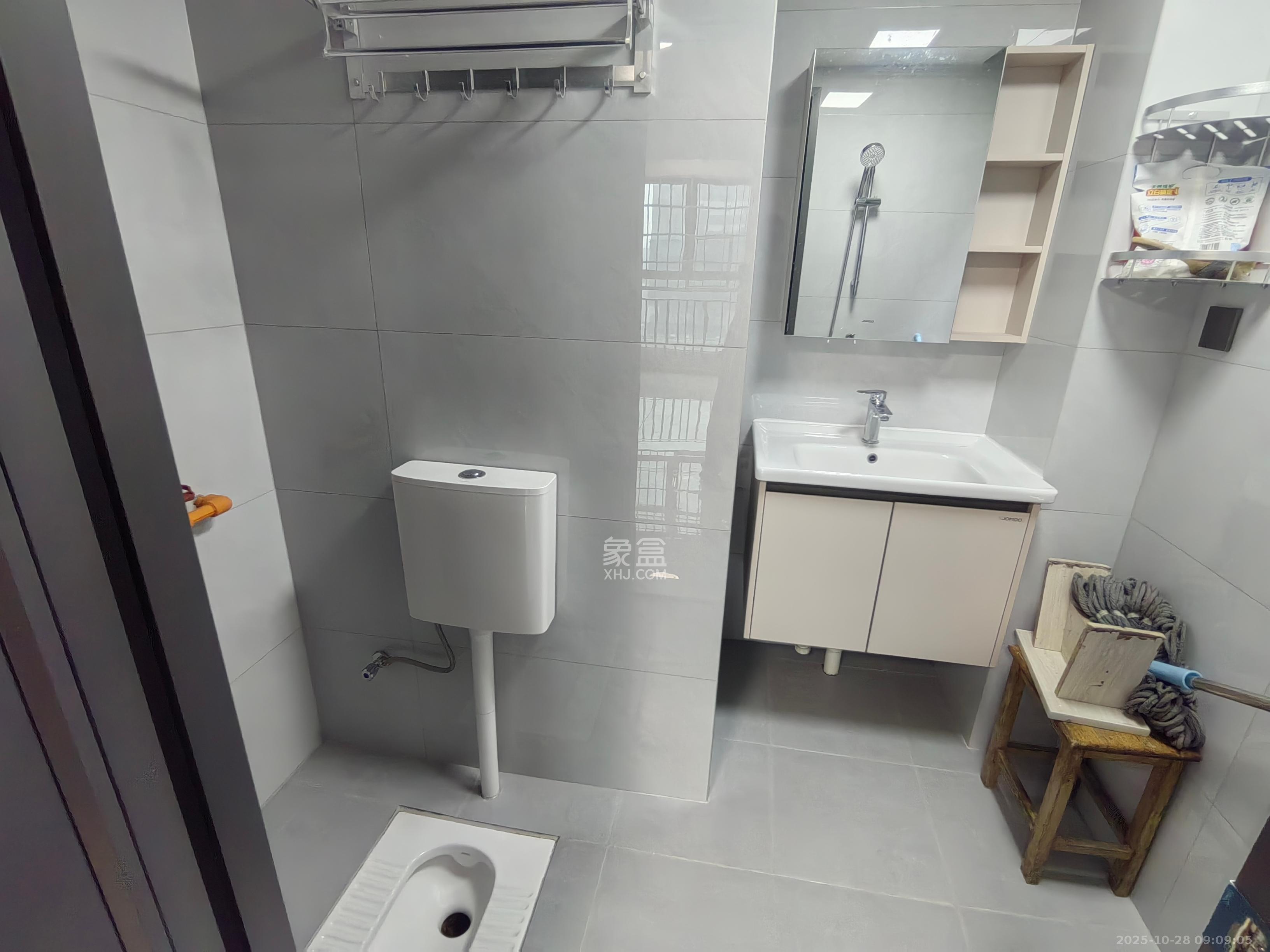 高桥财富大厦  1室1厅1卫    1800.0元/月 高桥财富大厦  1室1厅1卫    1800.0元/月室内图