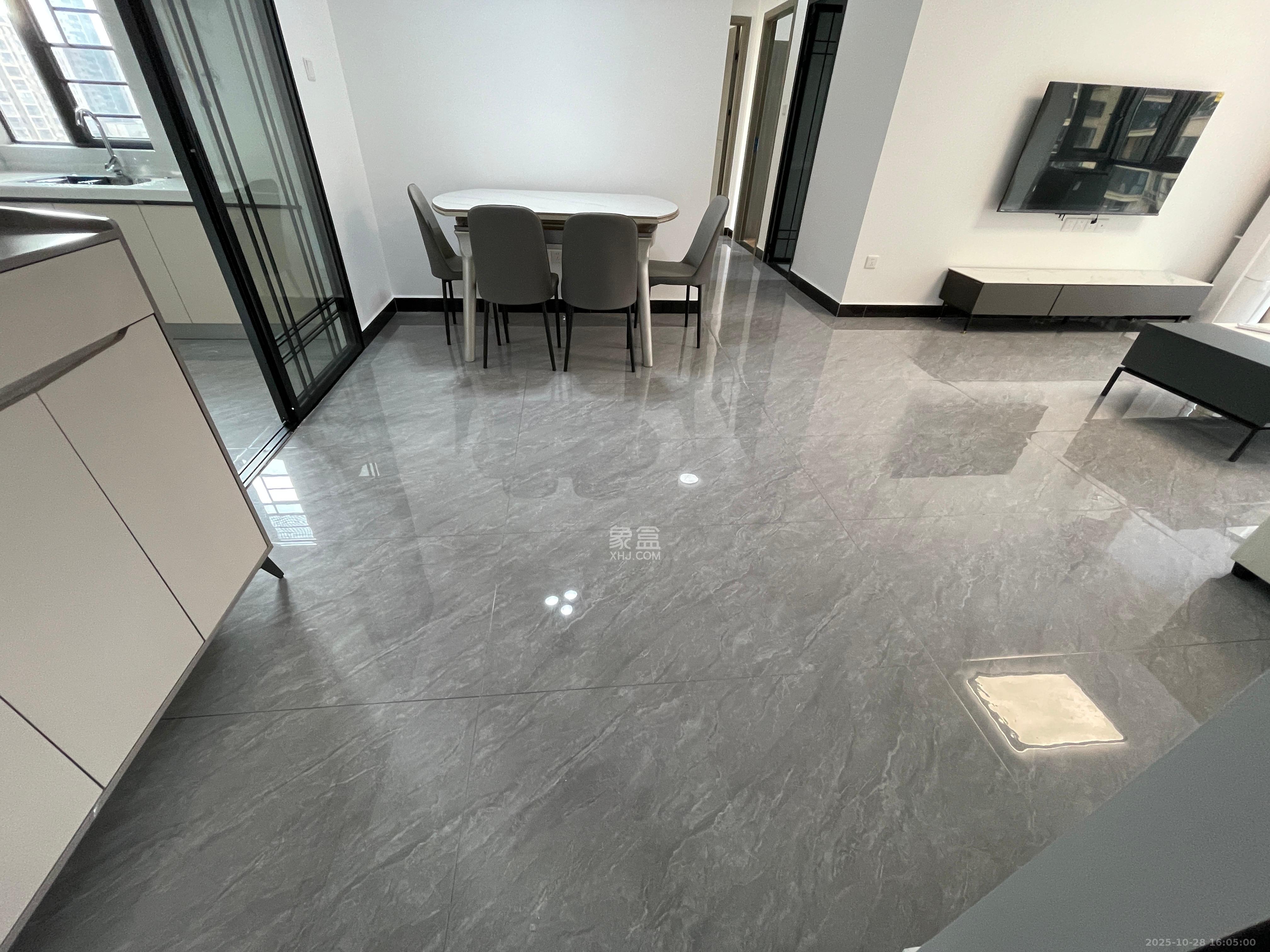 岭福家苑(天心佳苑)  3室1厅2卫    3800.0元/月 岭福家苑(天心佳苑)  3室1厅2卫    3800.0元/月室内图