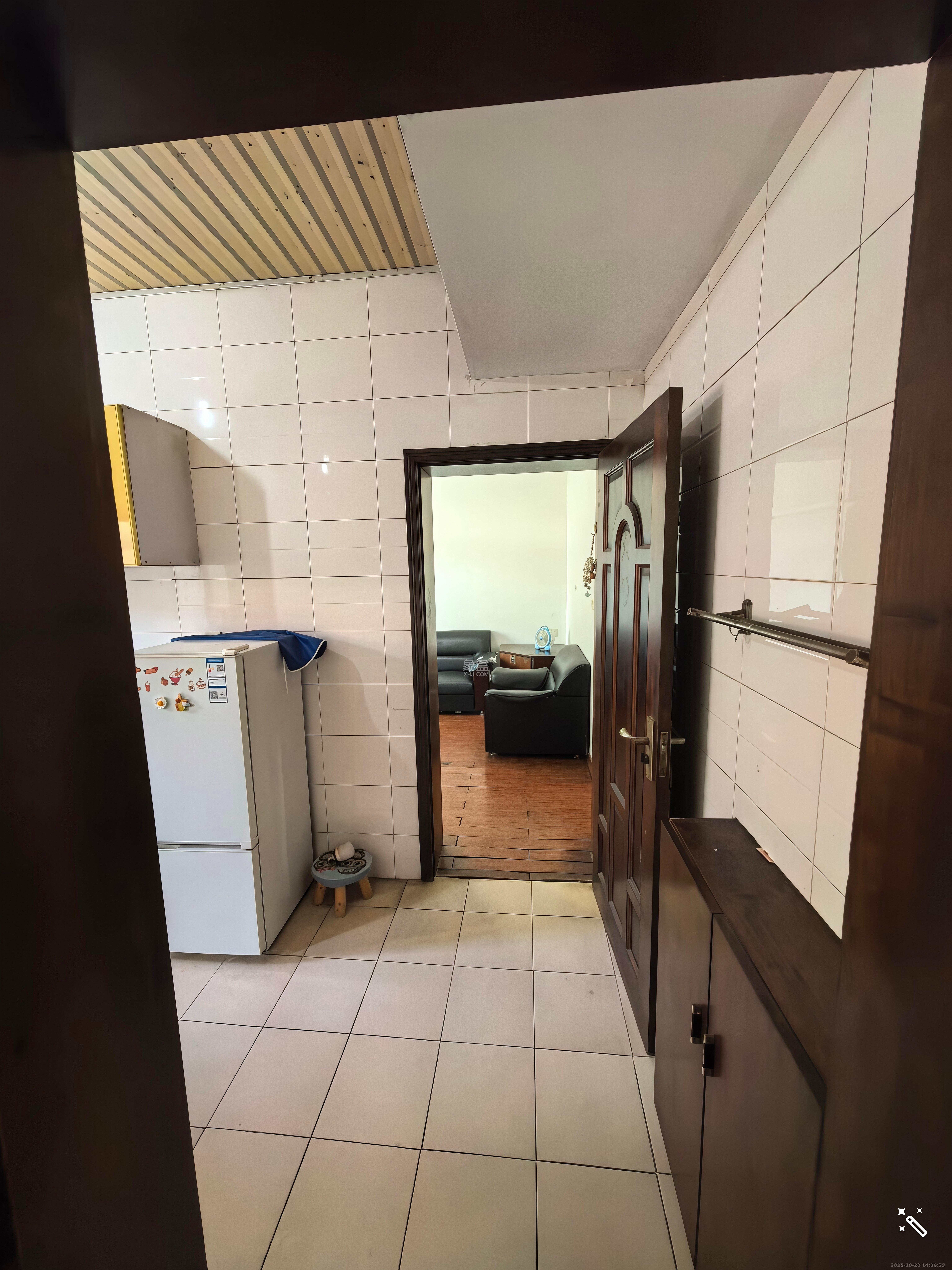 二机小区  1室1厅1卫    1300.0元/月