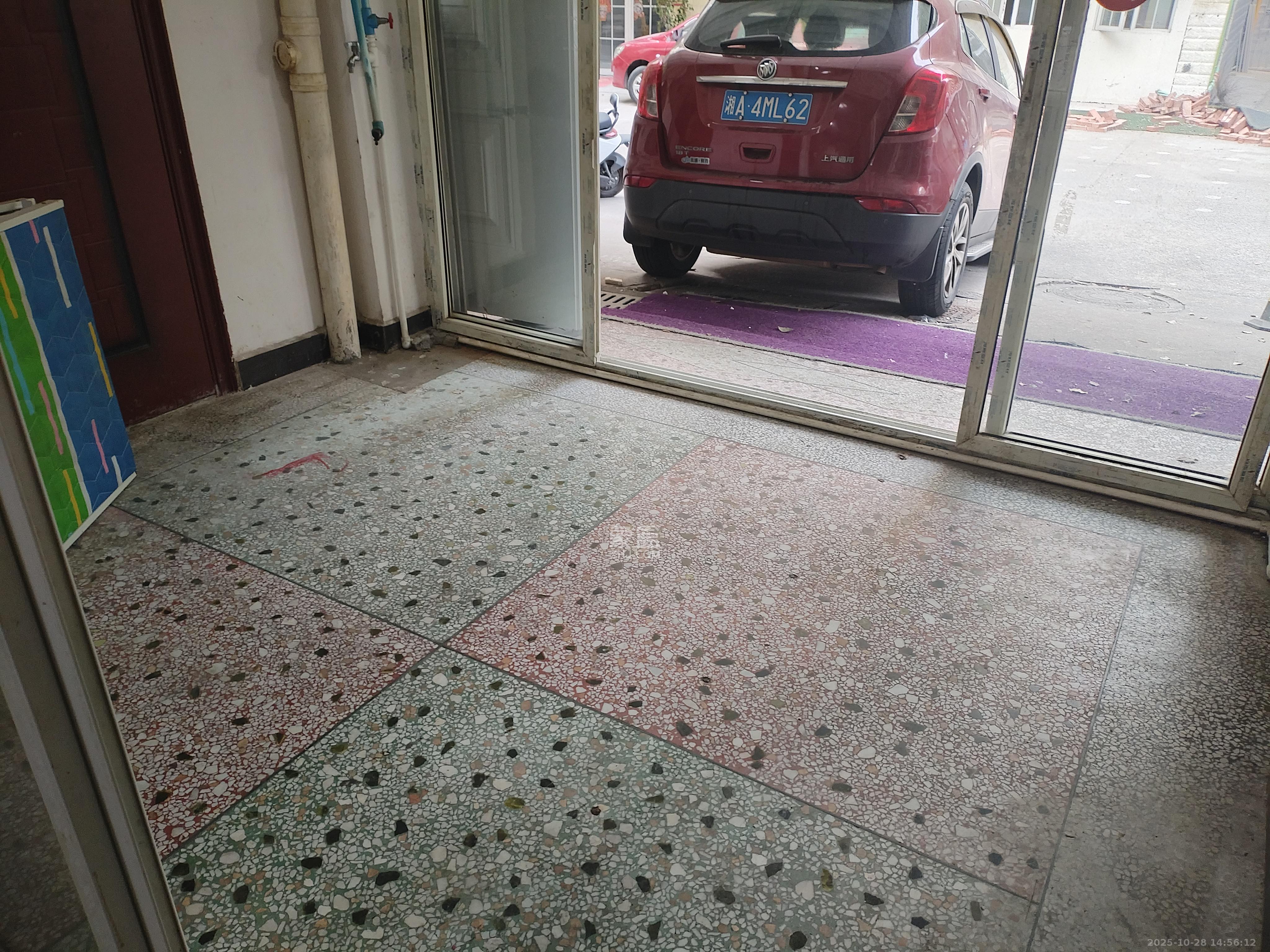 金石蓉园 2室1厅1卫 2400.0元/月 金石蓉园 2室1厅1卫 2400.0元/月室内图