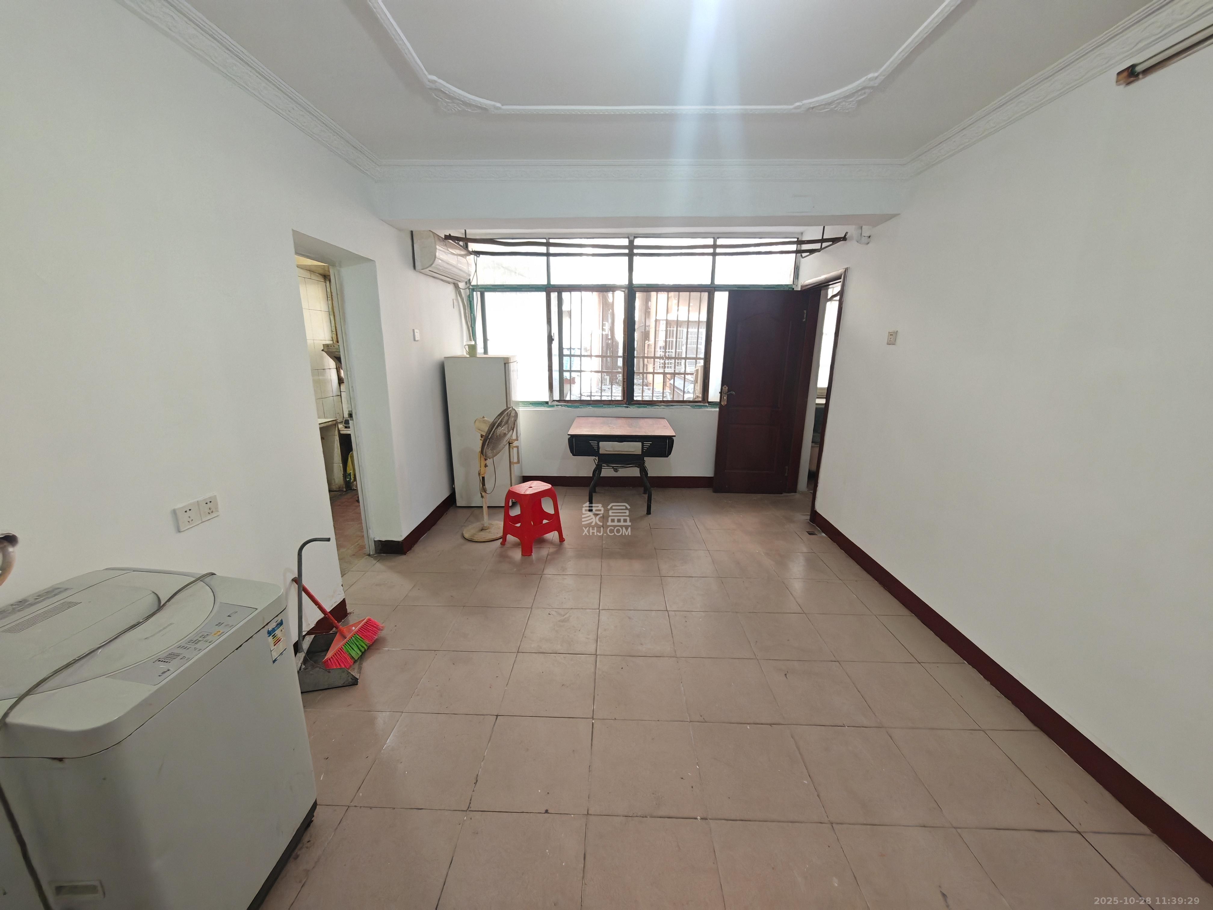 家兴公寓（洪家井）  2室1厅1卫    1800.0元/月室内图1