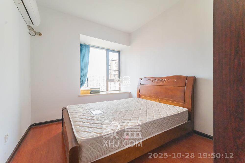 华润凤凰城三期  5室2厅1卫    4000.0元/月 华润凤凰城三期  5室2厅1卫    4000.0元/月室内图