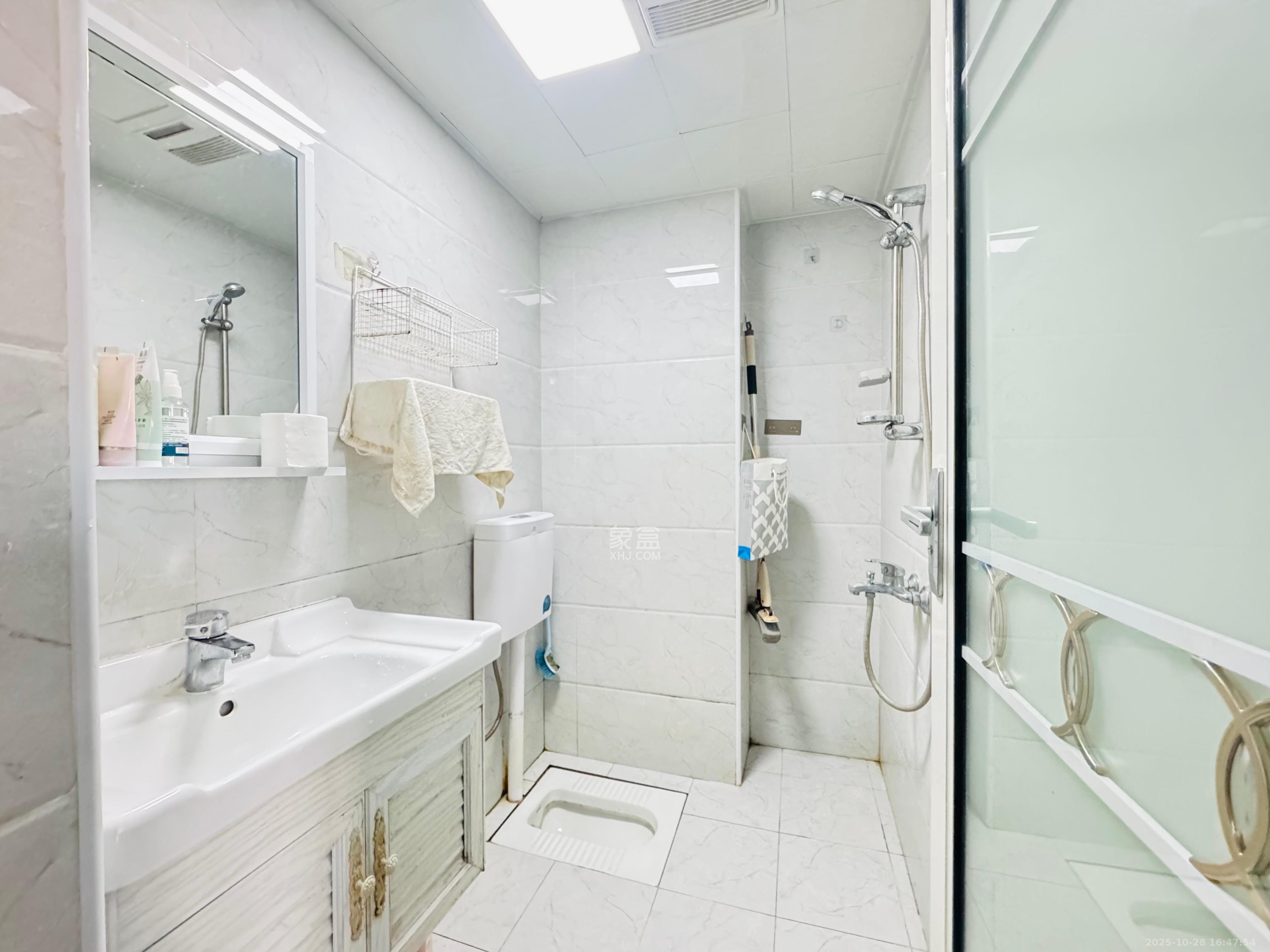 欧亚达国际广场  2室1厅1卫    2100.0元/月 欧亚达国际广场  2室1厅1卫    2100.0元/月室内图