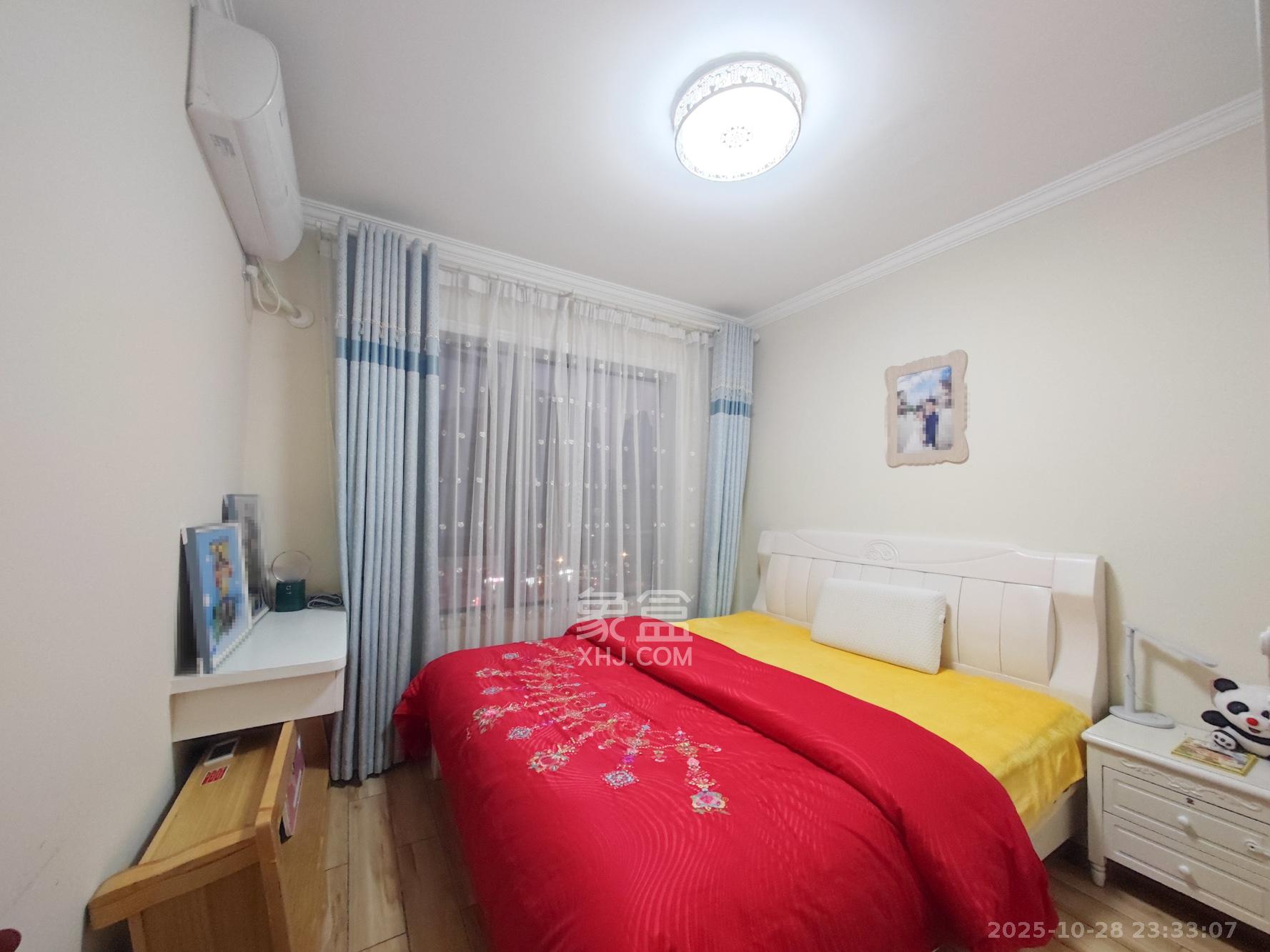 卓越蔚蓝城邦  3室2厅2卫    88.0万卧室