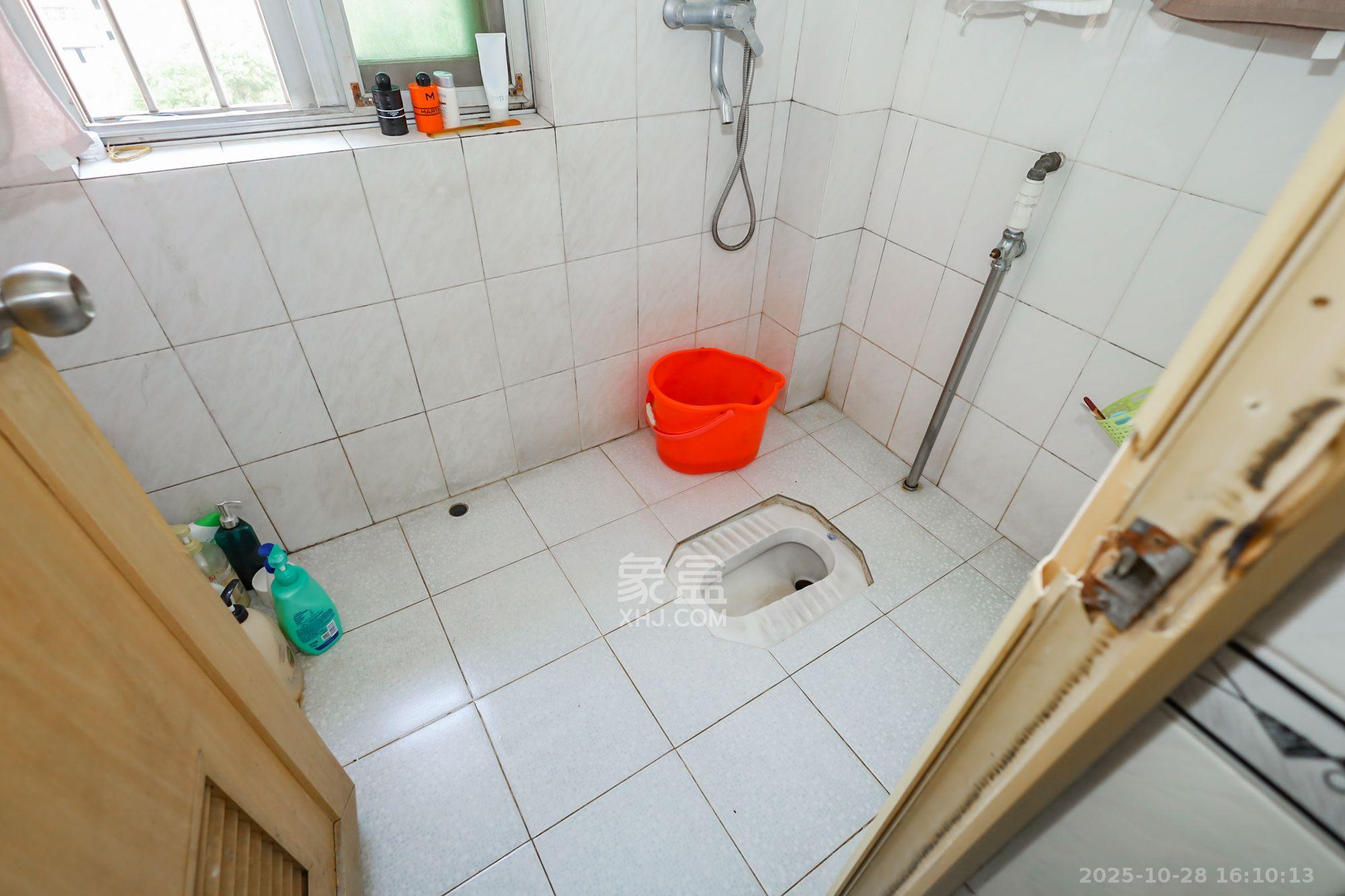 咸嘉新村嘉文苑  4室2厅2卫    1800.0元/月 咸嘉新村嘉文苑  4室2厅2卫    1800.0元/月室内图